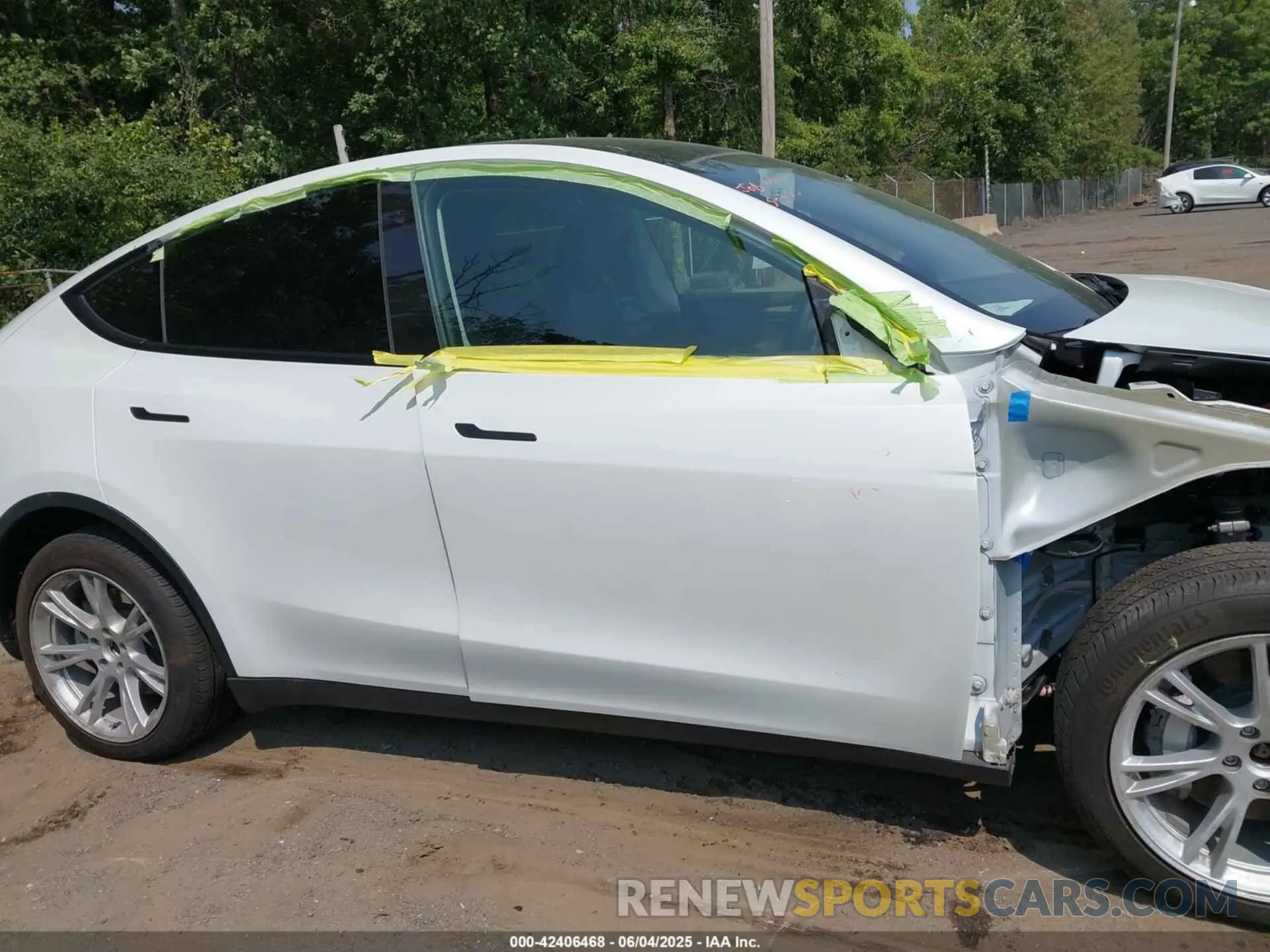 12 Photograph of a damaged car 7SAYGDEE6PF684013 TESLA MODEL Y 2023