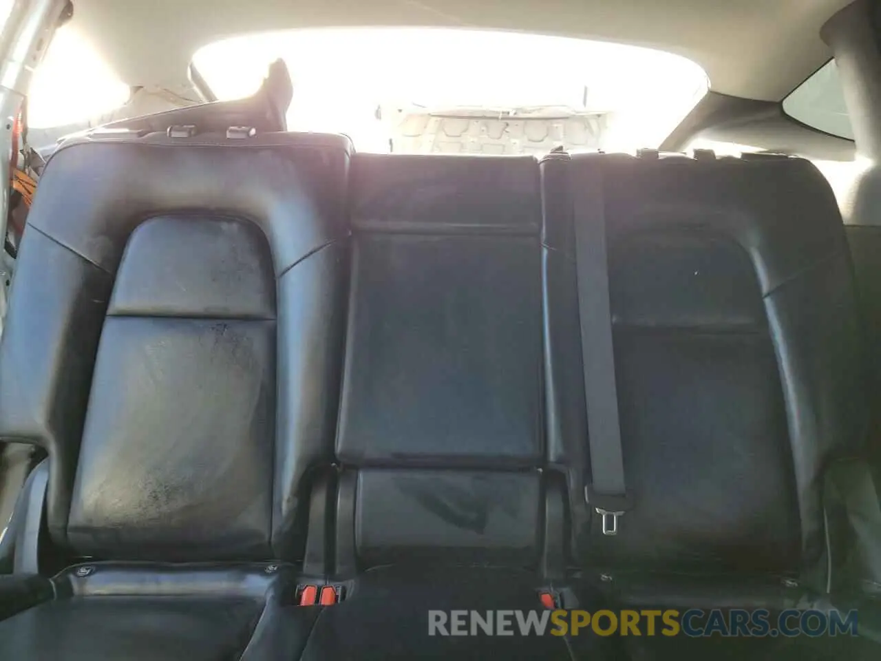 10 Photograph of a damaged car 7SAYGDEE6PF687056 TESLA MODEL Y 2023