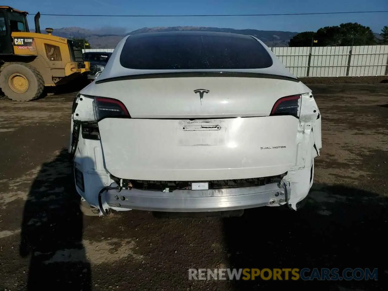 6 Photograph of a damaged car 7SAYGDEE6PF687056 TESLA MODEL Y 2023