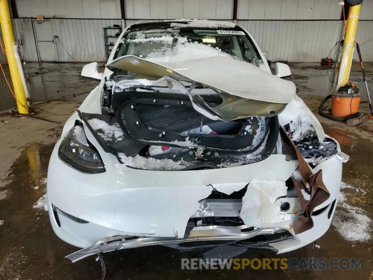 5 Photograph of a damaged car 7SAYGDEE6PF691477 TESLA MODEL Y 2023