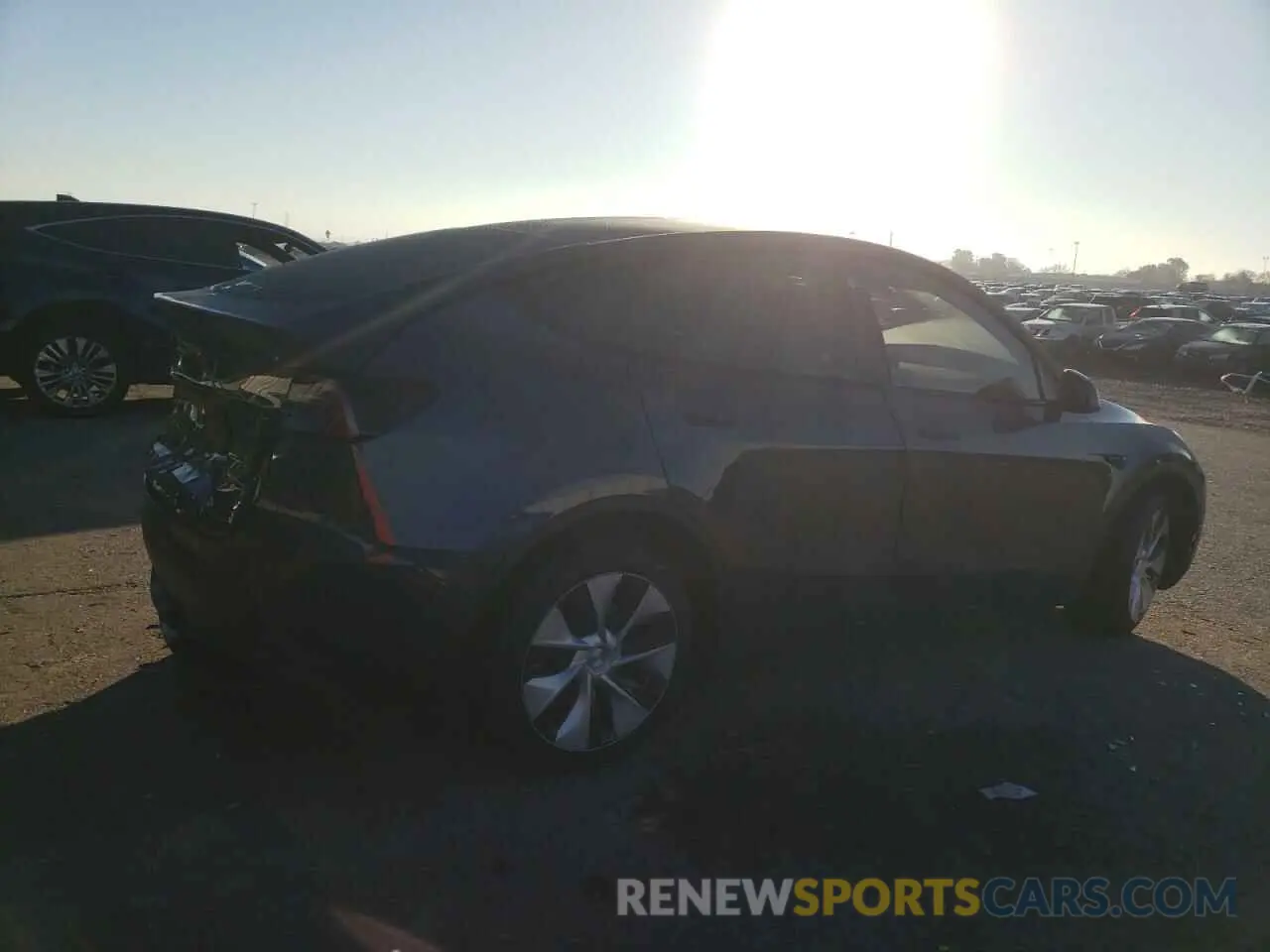 3 Photograph of a damaged car 7SAYGDEE6PF701344 TESLA MODEL Y 2023