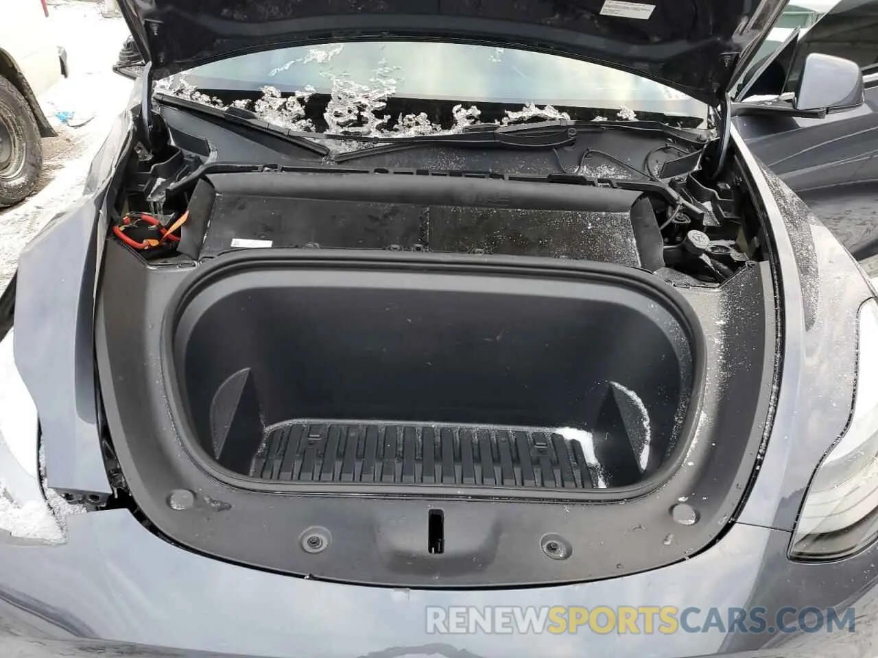 11 Photograph of a damaged car 7SAYGDEE6PF752570 TESLA MODEL Y 2023