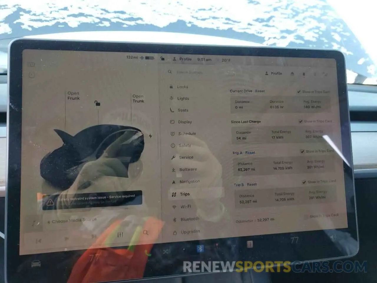 9 Photograph of a damaged car 7SAYGDEE6PF752570 TESLA MODEL Y 2023