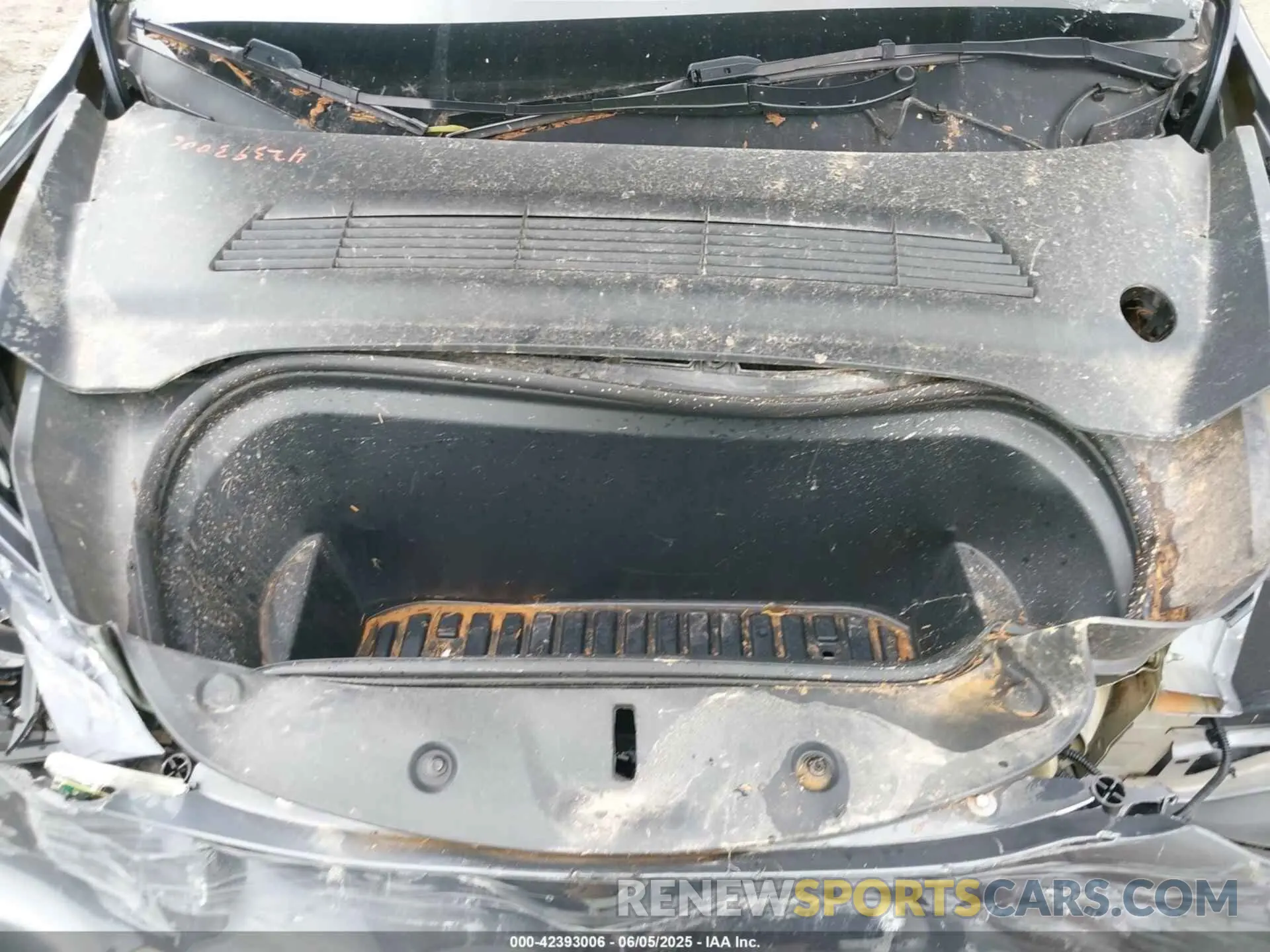 10 Photograph of a damaged car 7SAYGDEE6PF764511 TESLA MODEL Y 2023