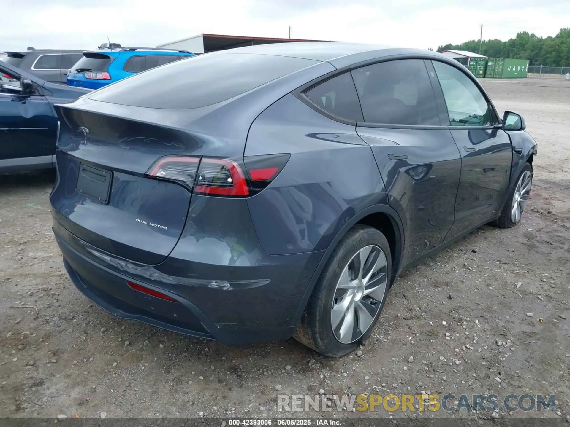 4 Photograph of a damaged car 7SAYGDEE6PF764511 TESLA MODEL Y 2023