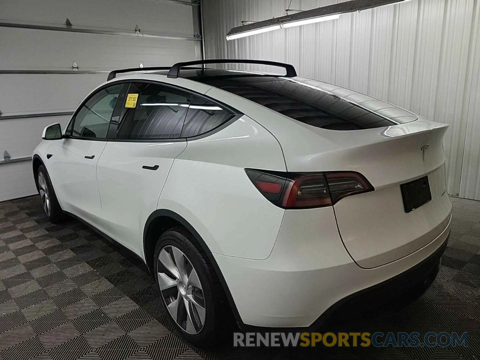 24 Photograph of a damaged car 7SAYGDEE6PF764900 TESLA MODEL Y 2023