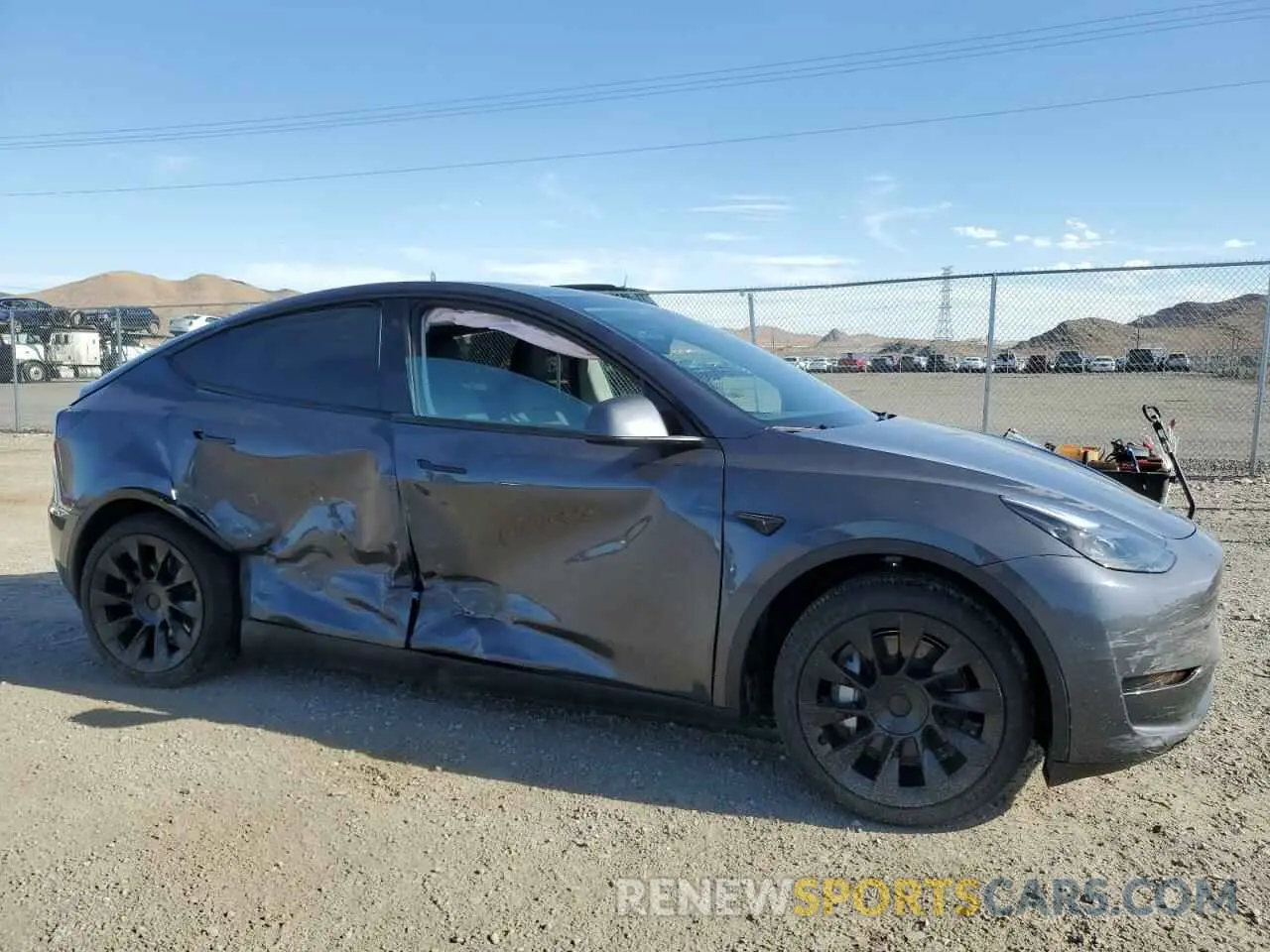 4 Photograph of a damaged car 7SAYGDEE6PF769434 TESLA MODEL Y 2023