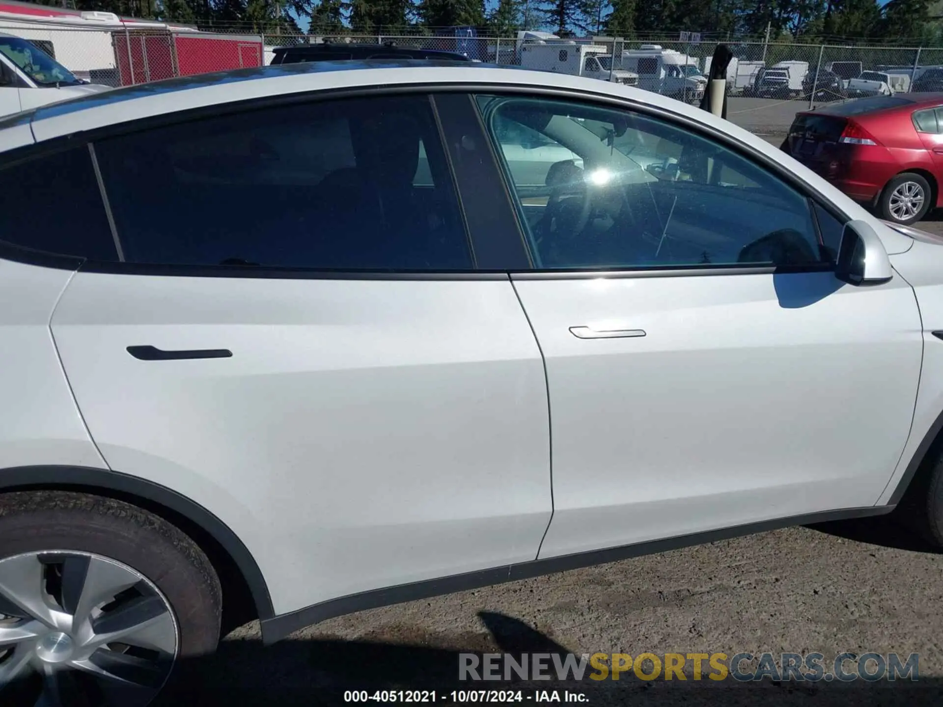 13 Photograph of a damaged car 7SAYGDEE6PF807244 TESLA MODEL Y 2023