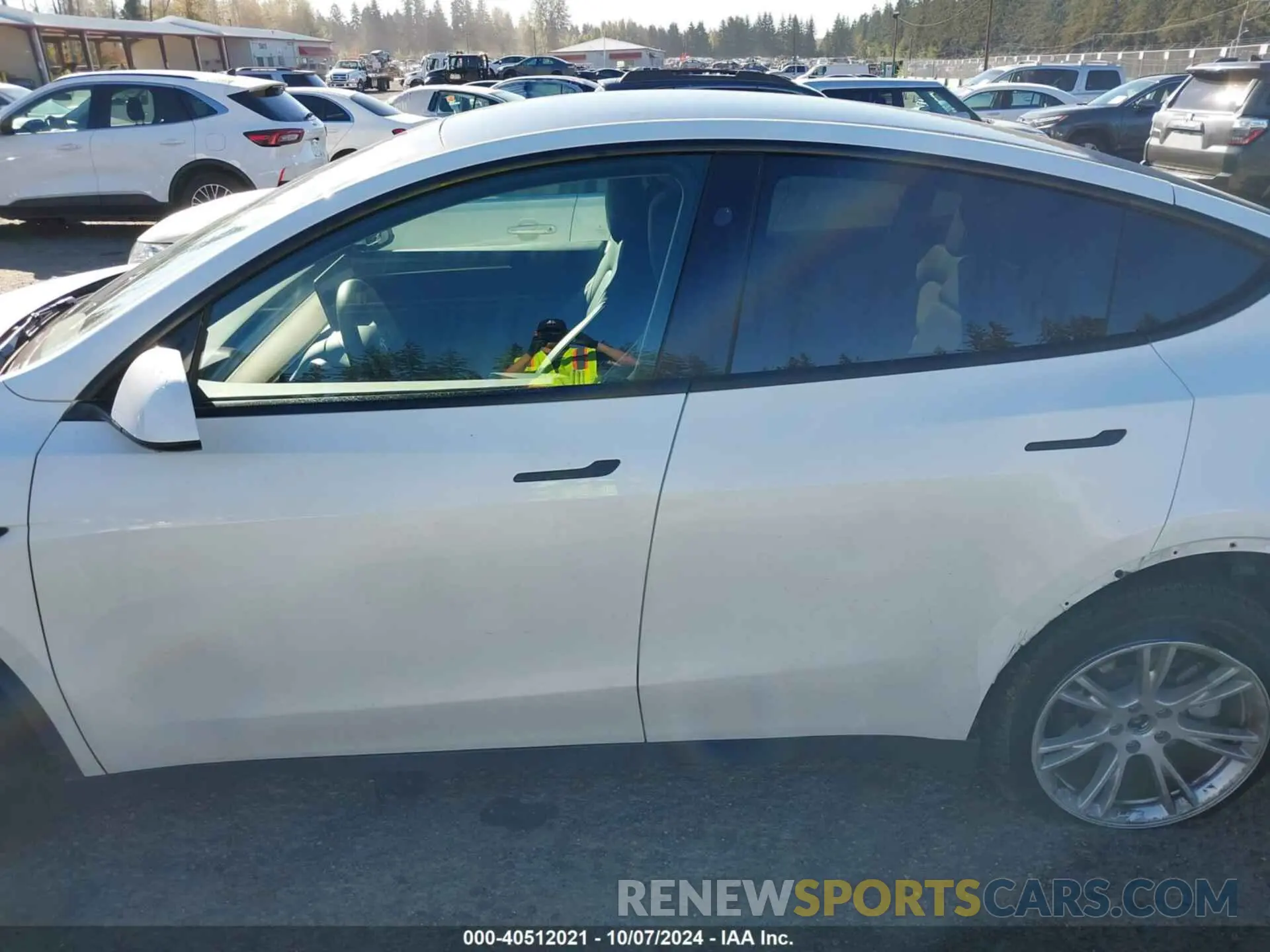 14 Photograph of a damaged car 7SAYGDEE6PF807244 TESLA MODEL Y 2023