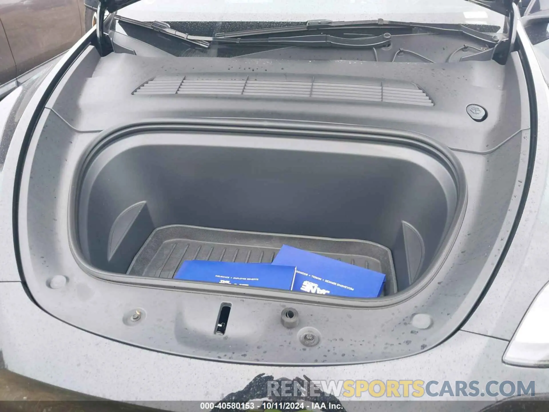 10 Photograph of a damaged car 7SAYGDEE6PF839028 TESLA MODEL Y 2023