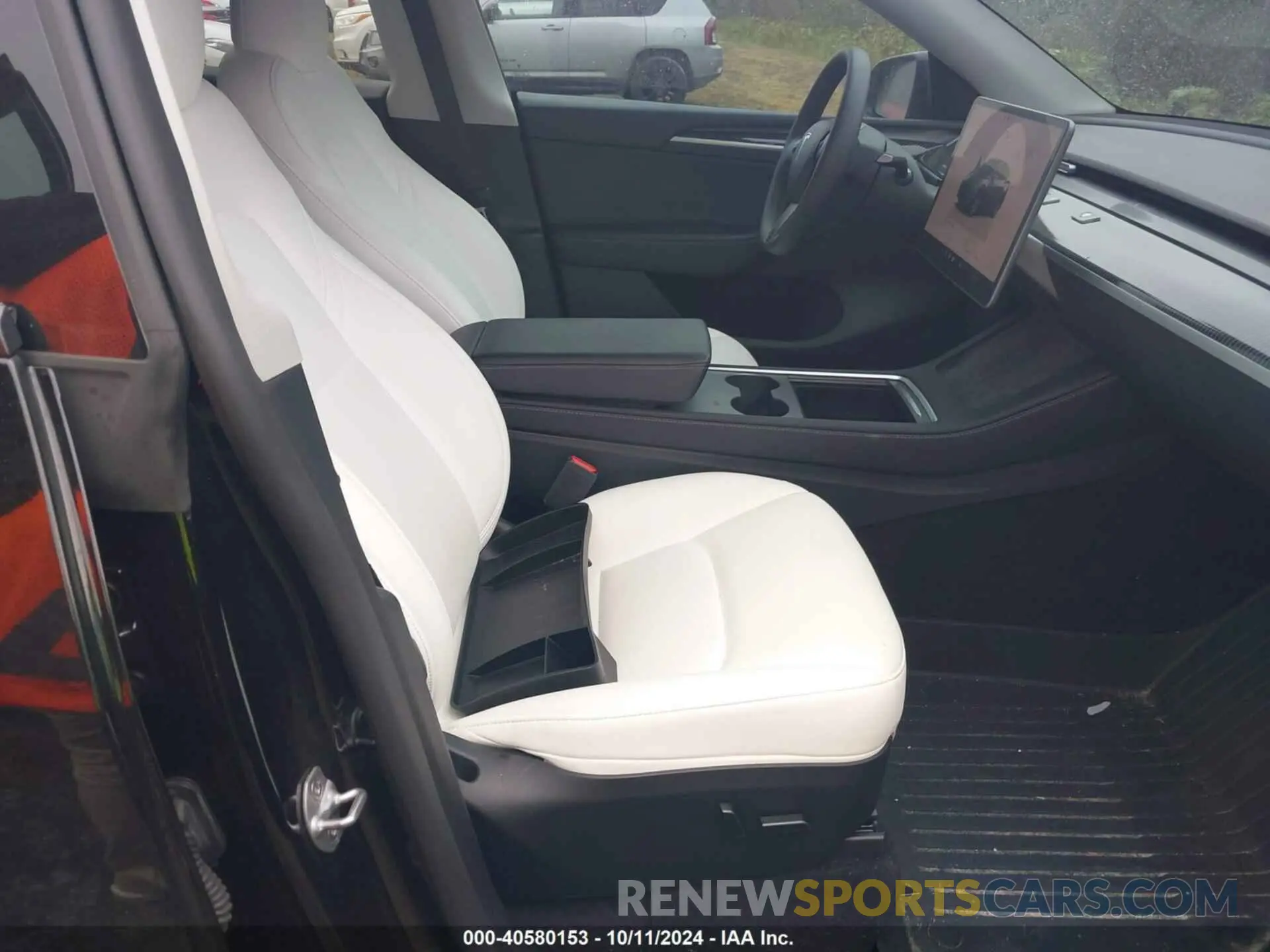 5 Photograph of a damaged car 7SAYGDEE6PF839028 TESLA MODEL Y 2023