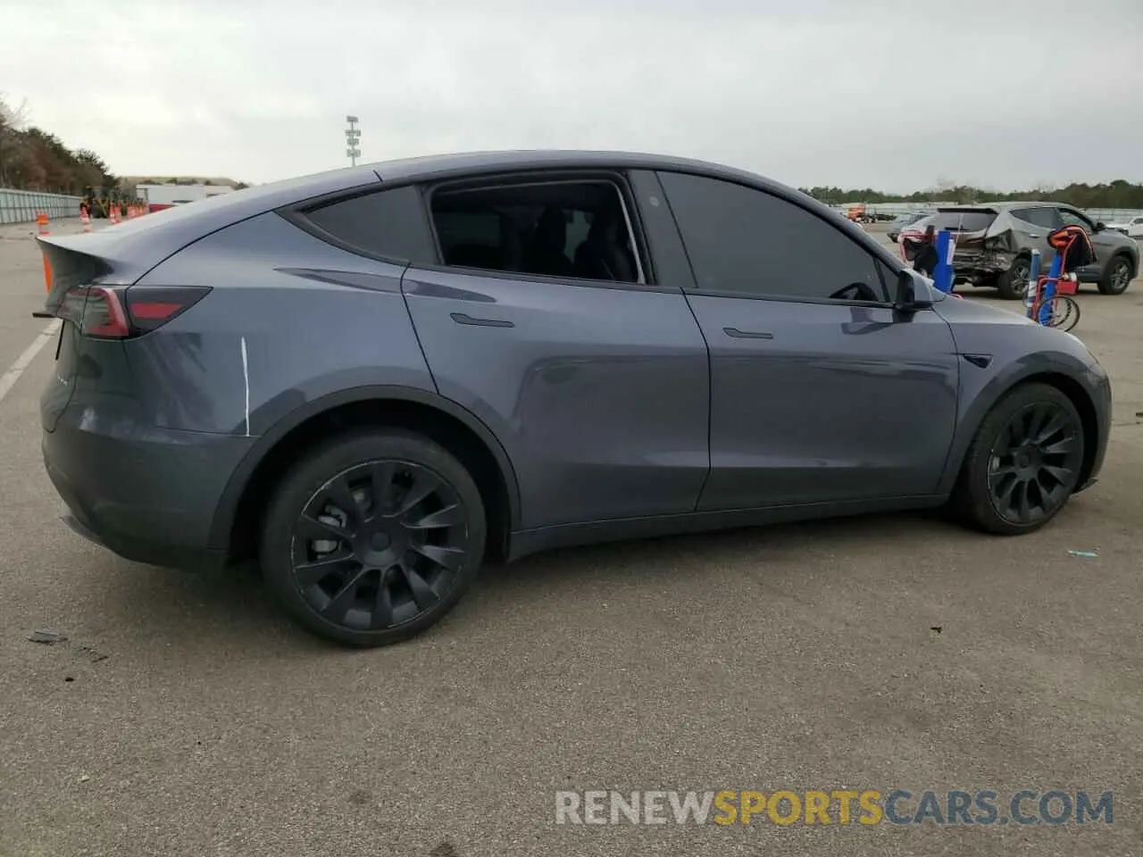 3 Photograph of a damaged car 7SAYGDEE6PF842933 TESLA MODEL Y 2023