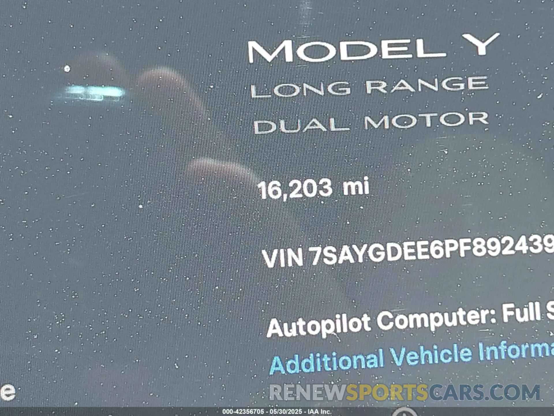 15 Photograph of a damaged car 7SAYGDEE6PF892439 TESLA MODEL Y 2023
