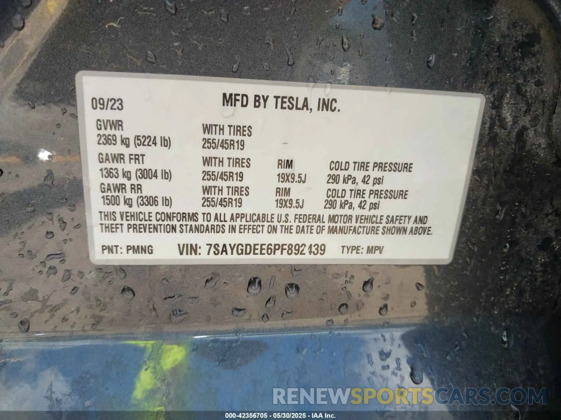 9 Photograph of a damaged car 7SAYGDEE6PF892439 TESLA MODEL Y 2023