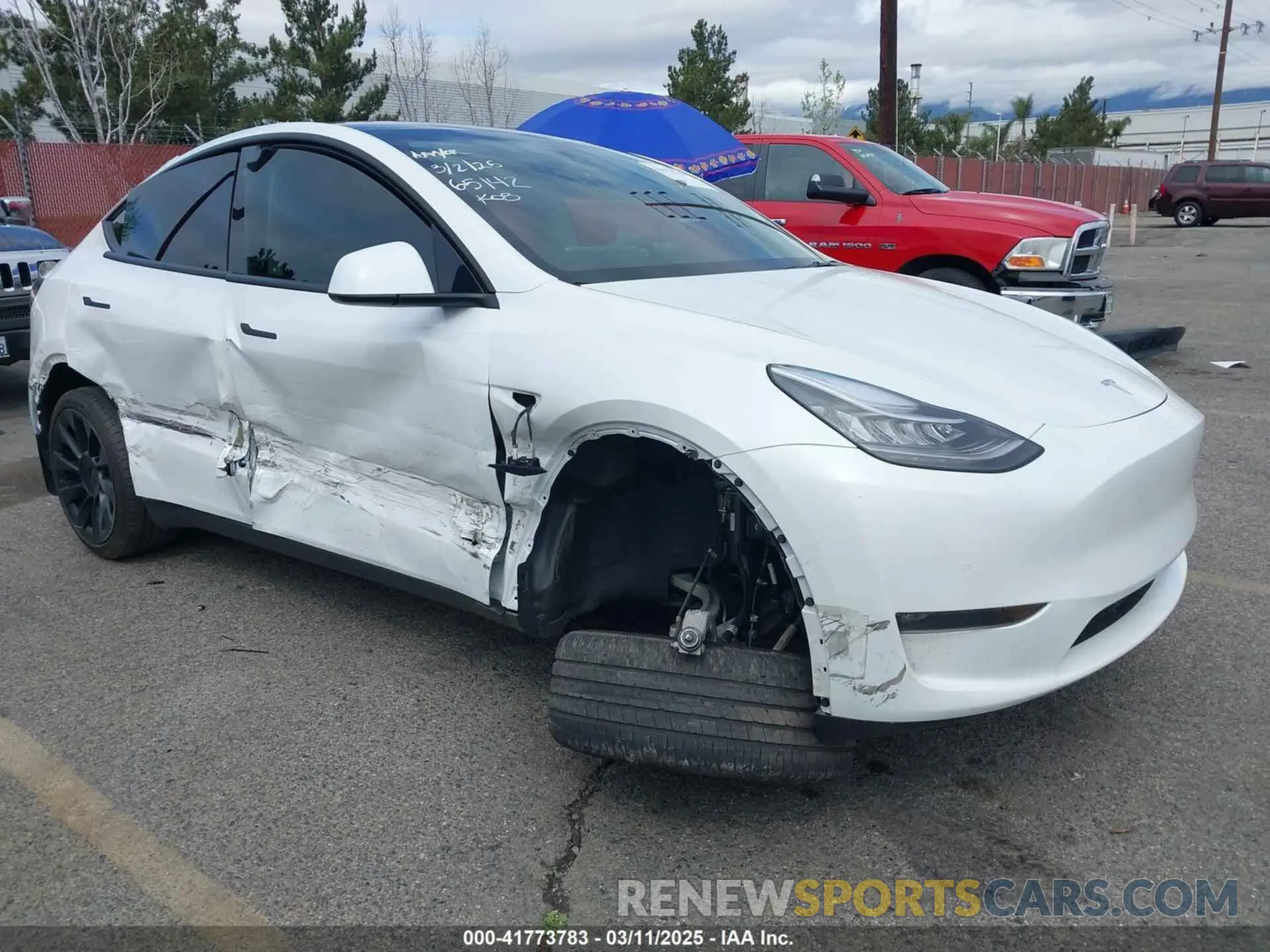 1 Фотография поврежденного автомобиля 7SAYGDEE7PA023295 TESLA MODEL Y 2023