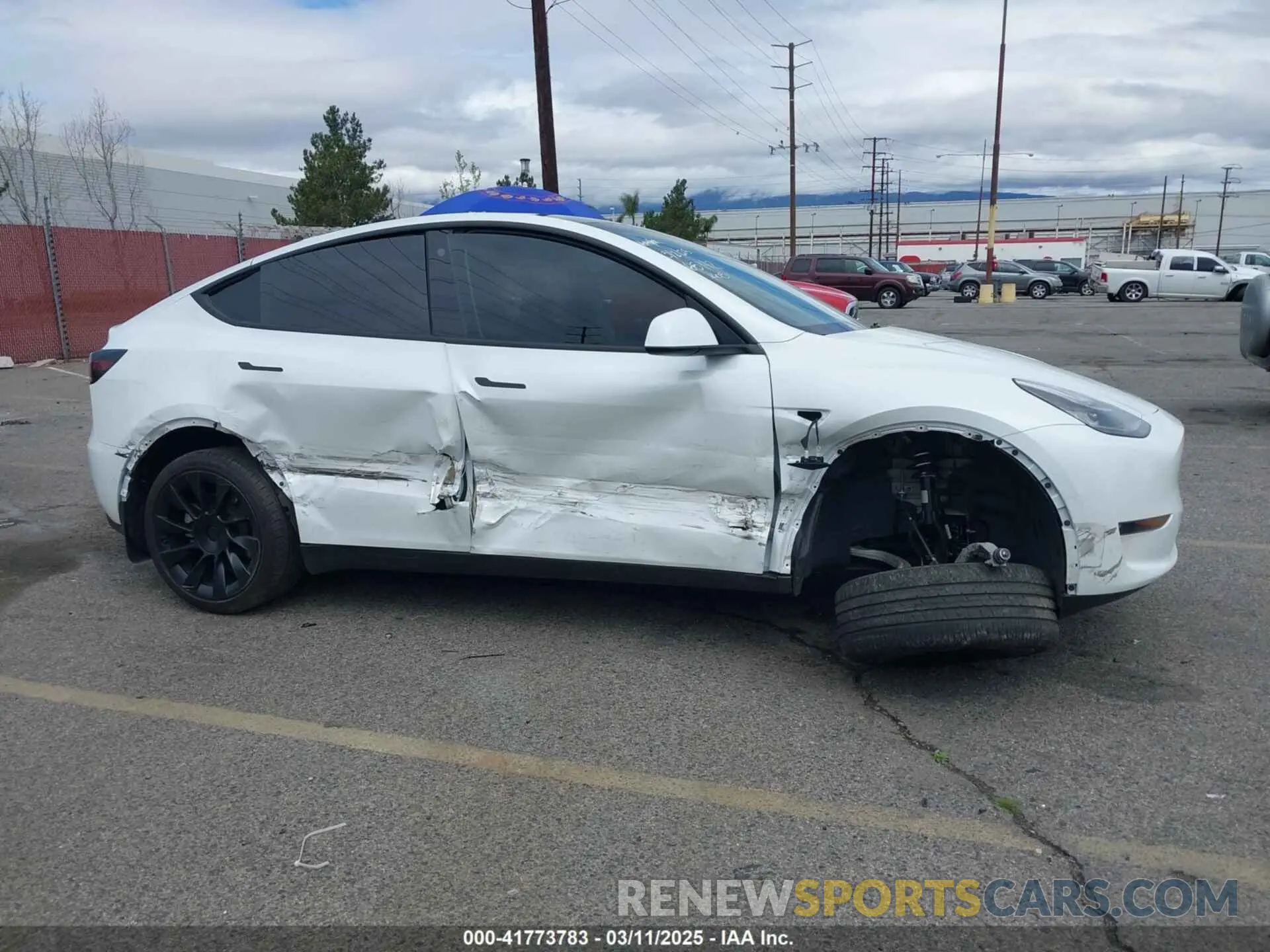 13 Фотография поврежденного автомобиля 7SAYGDEE7PA023295 TESLA MODEL Y 2023