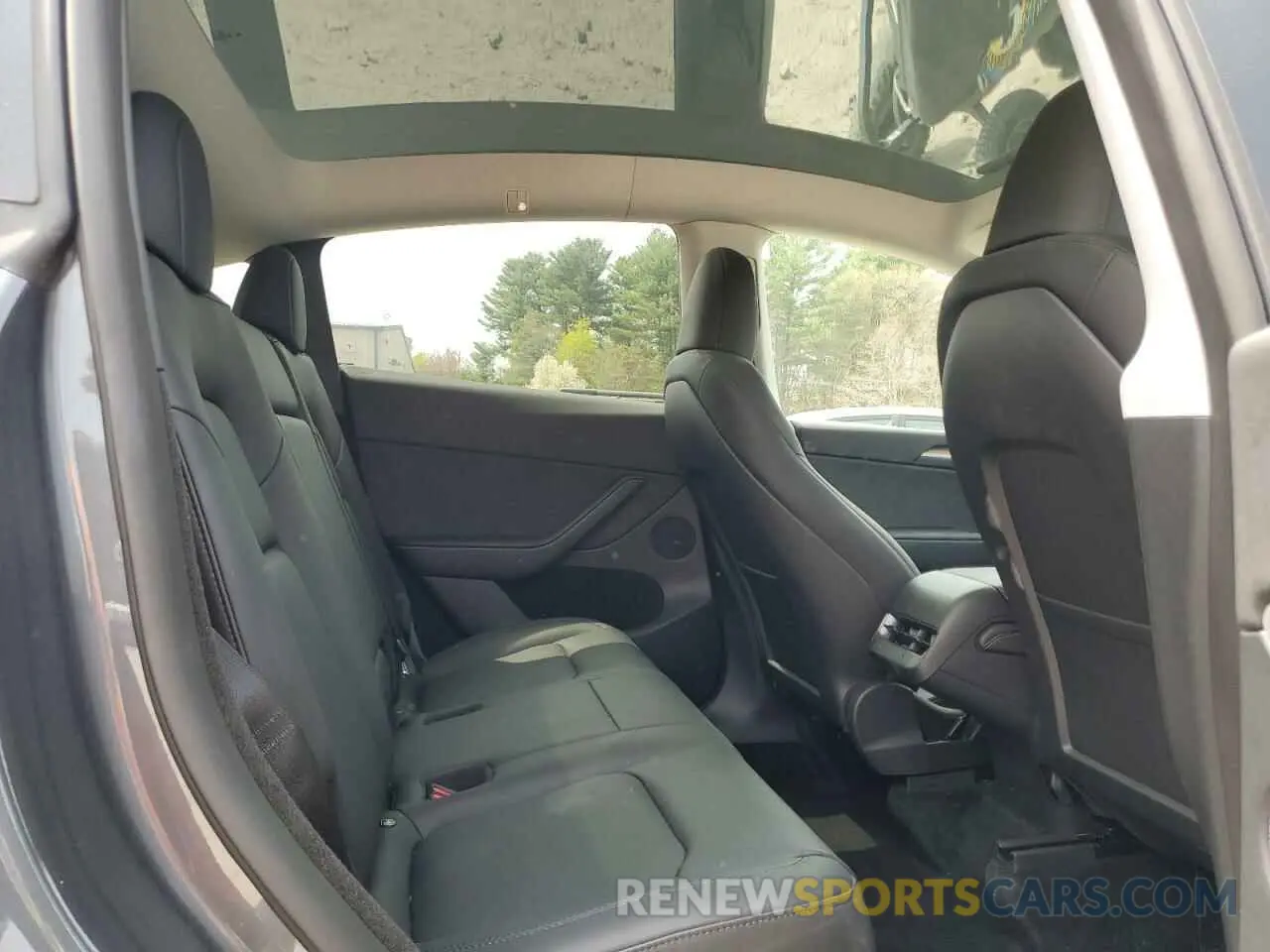 11 Photograph of a damaged car 7SAYGDEE7PA031199 TESLA MODEL Y 2023