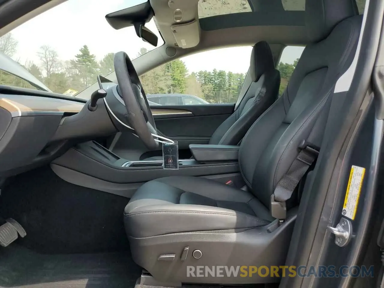 7 Photograph of a damaged car 7SAYGDEE7PA031199 TESLA MODEL Y 2023