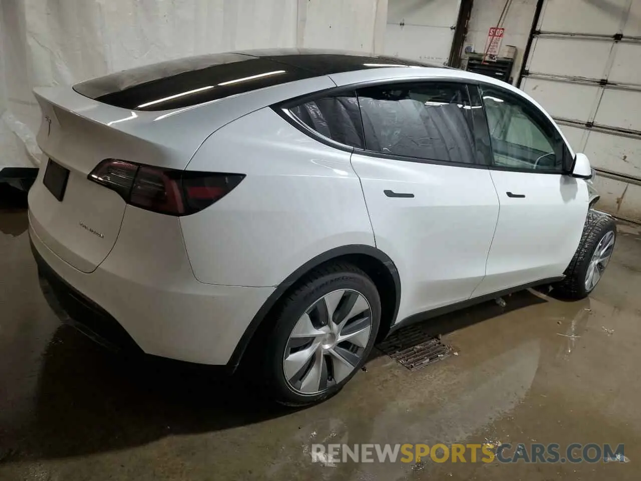 3 Photograph of a damaged car 7SAYGDEE7PA042302 TESLA MODEL Y 2023