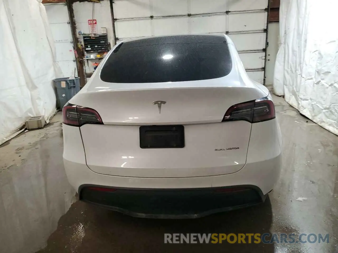 6 Photograph of a damaged car 7SAYGDEE7PA042302 TESLA MODEL Y 2023