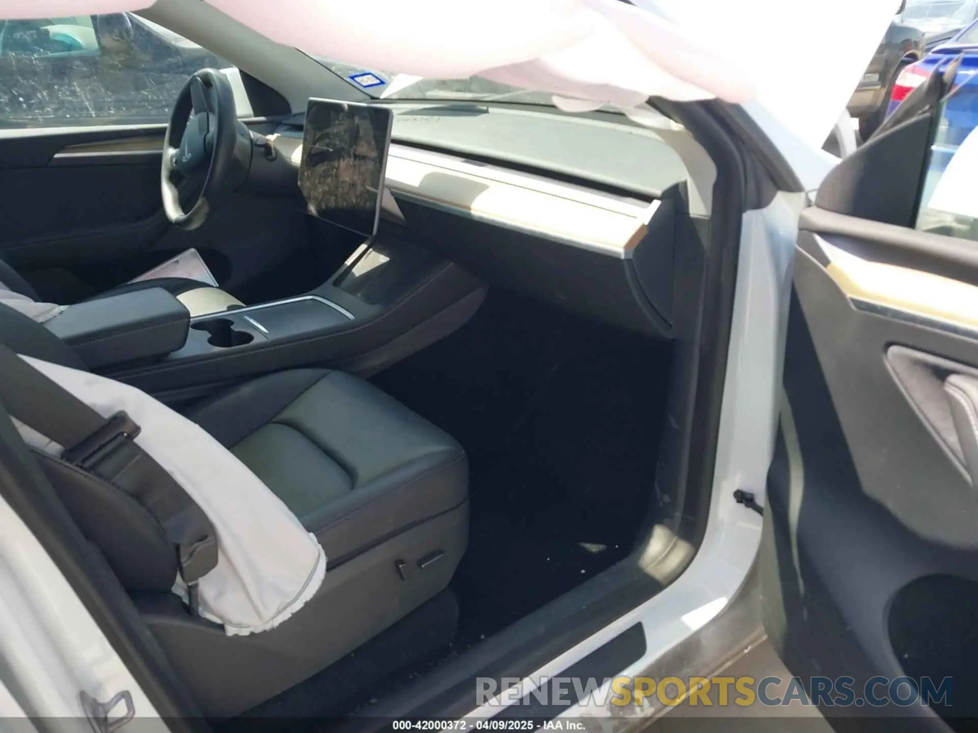 5 Photograph of a damaged car 7SAYGDEE7PA062551 TESLA MODEL Y 2023