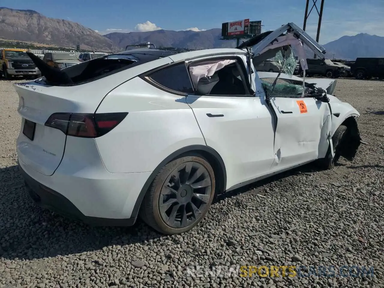 3 Photograph of a damaged car 7SAYGDEE7PA071993 TESLA MODEL Y 2023