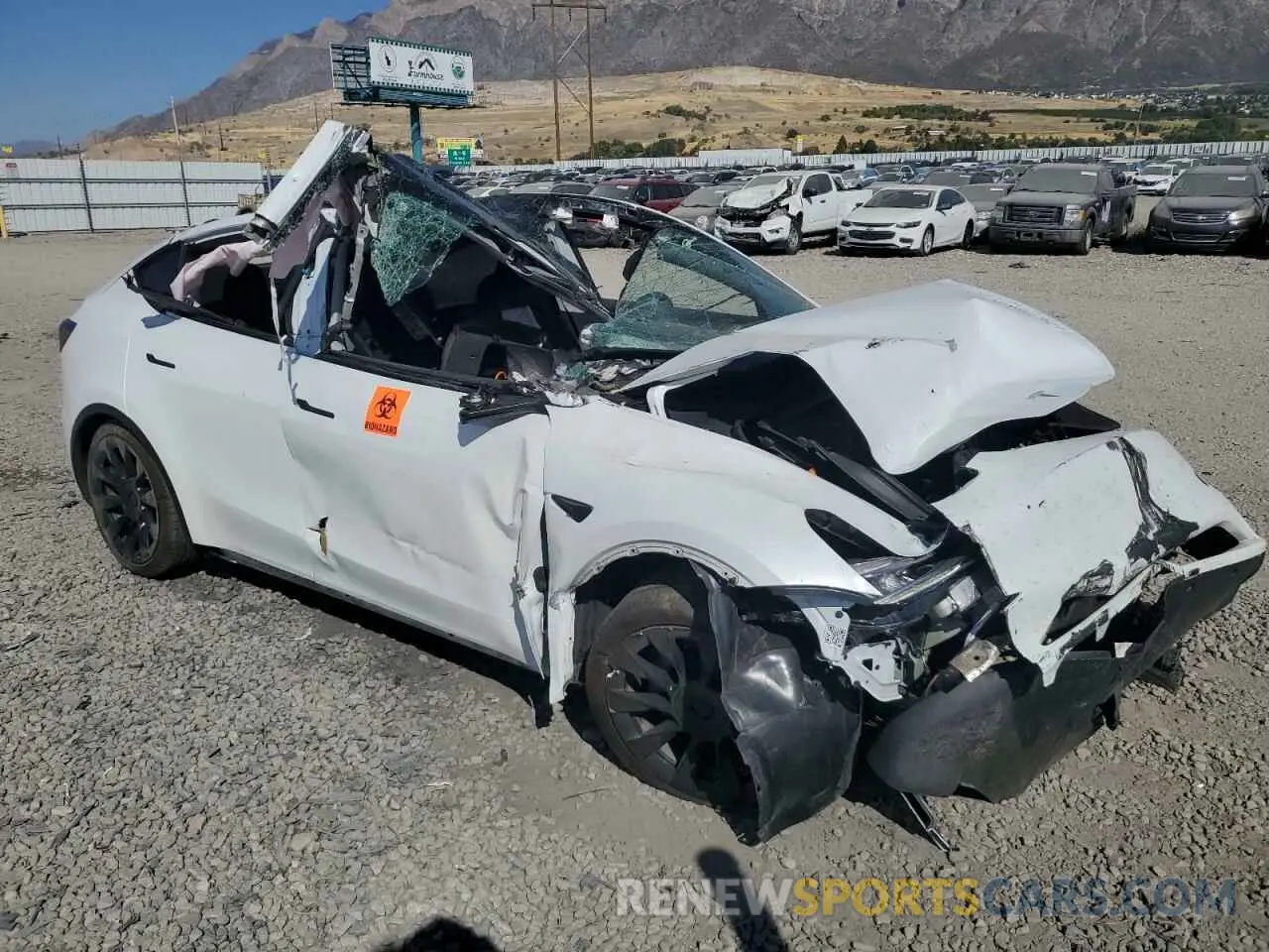 4 Photograph of a damaged car 7SAYGDEE7PA071993 TESLA MODEL Y 2023