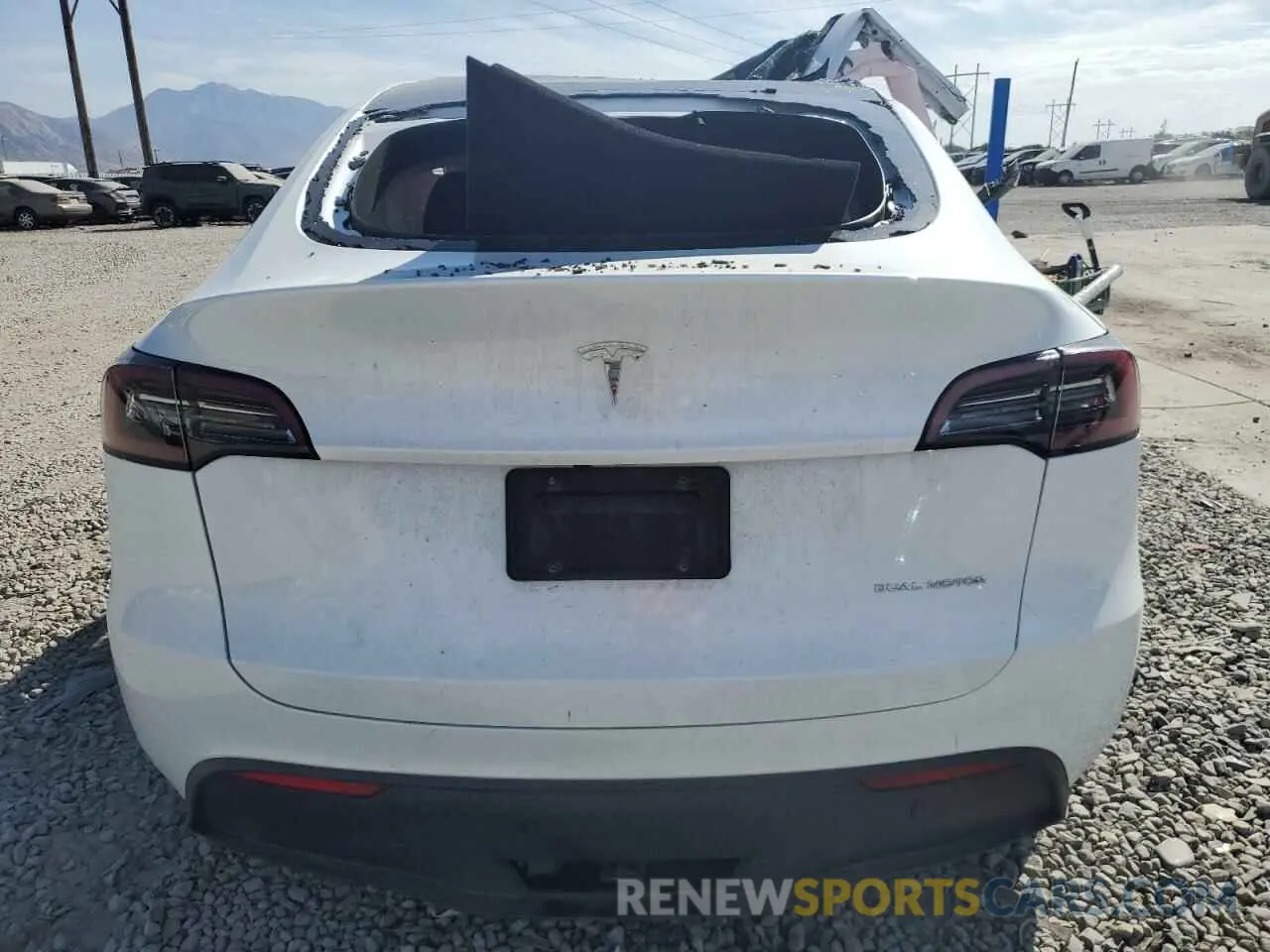 6 Photograph of a damaged car 7SAYGDEE7PA071993 TESLA MODEL Y 2023