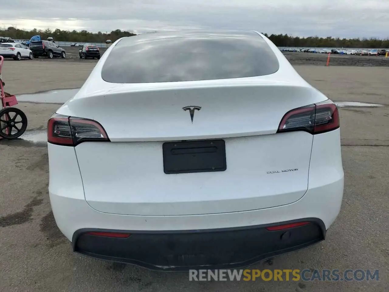 6 Photograph of a damaged car 7SAYGDEE7PA107195 TESLA MODEL Y 2023