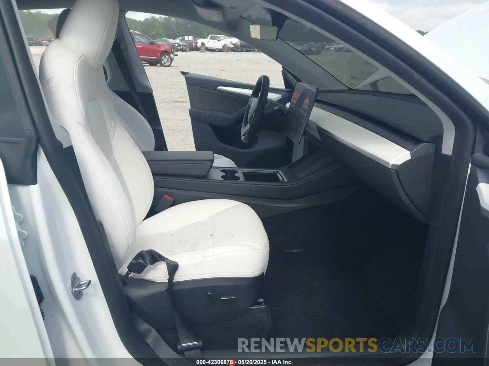 5 Photograph of a damaged car 7SAYGDEE7PA146286 TESLA MODEL Y 2023