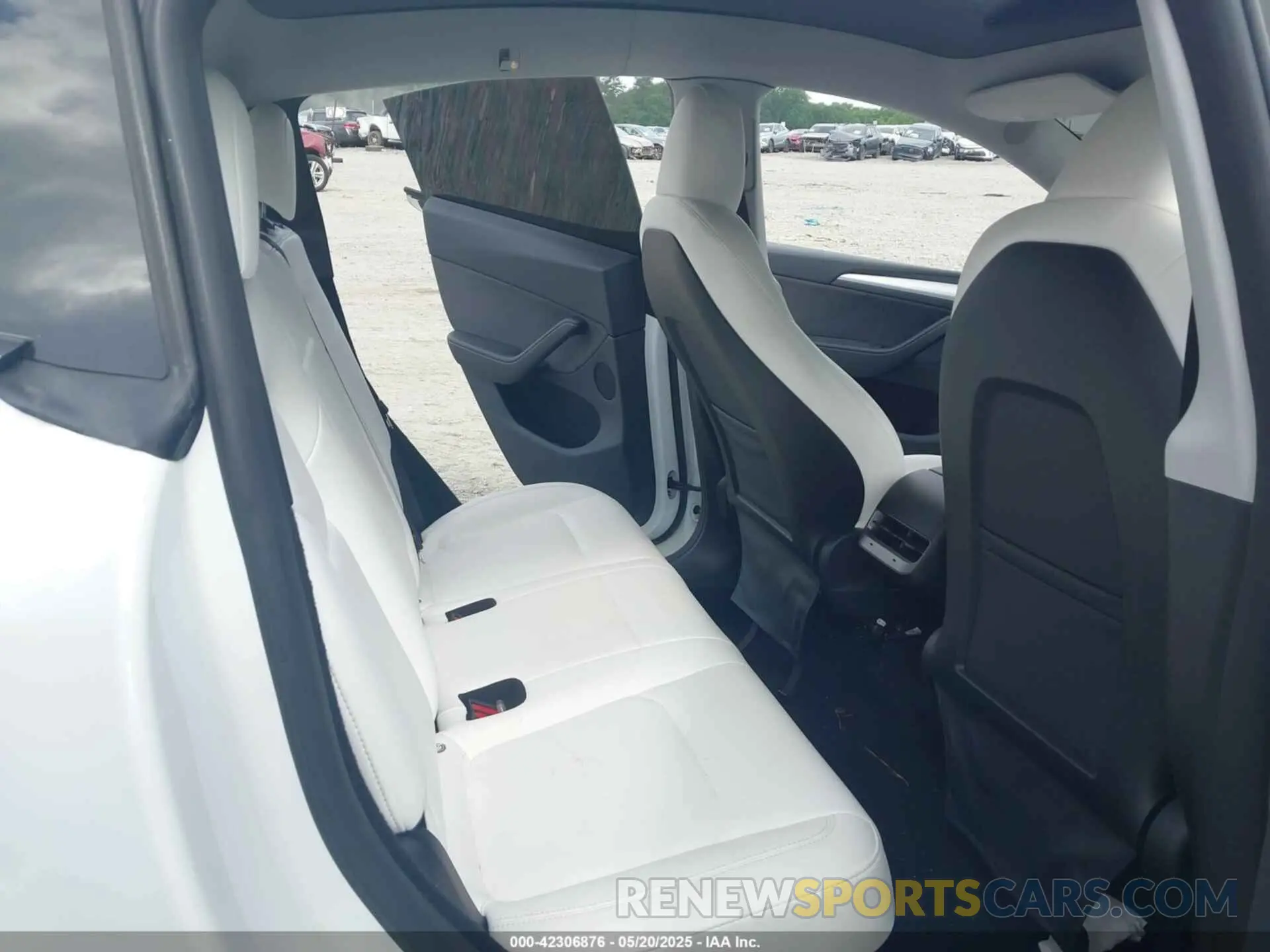8 Photograph of a damaged car 7SAYGDEE7PA146286 TESLA MODEL Y 2023