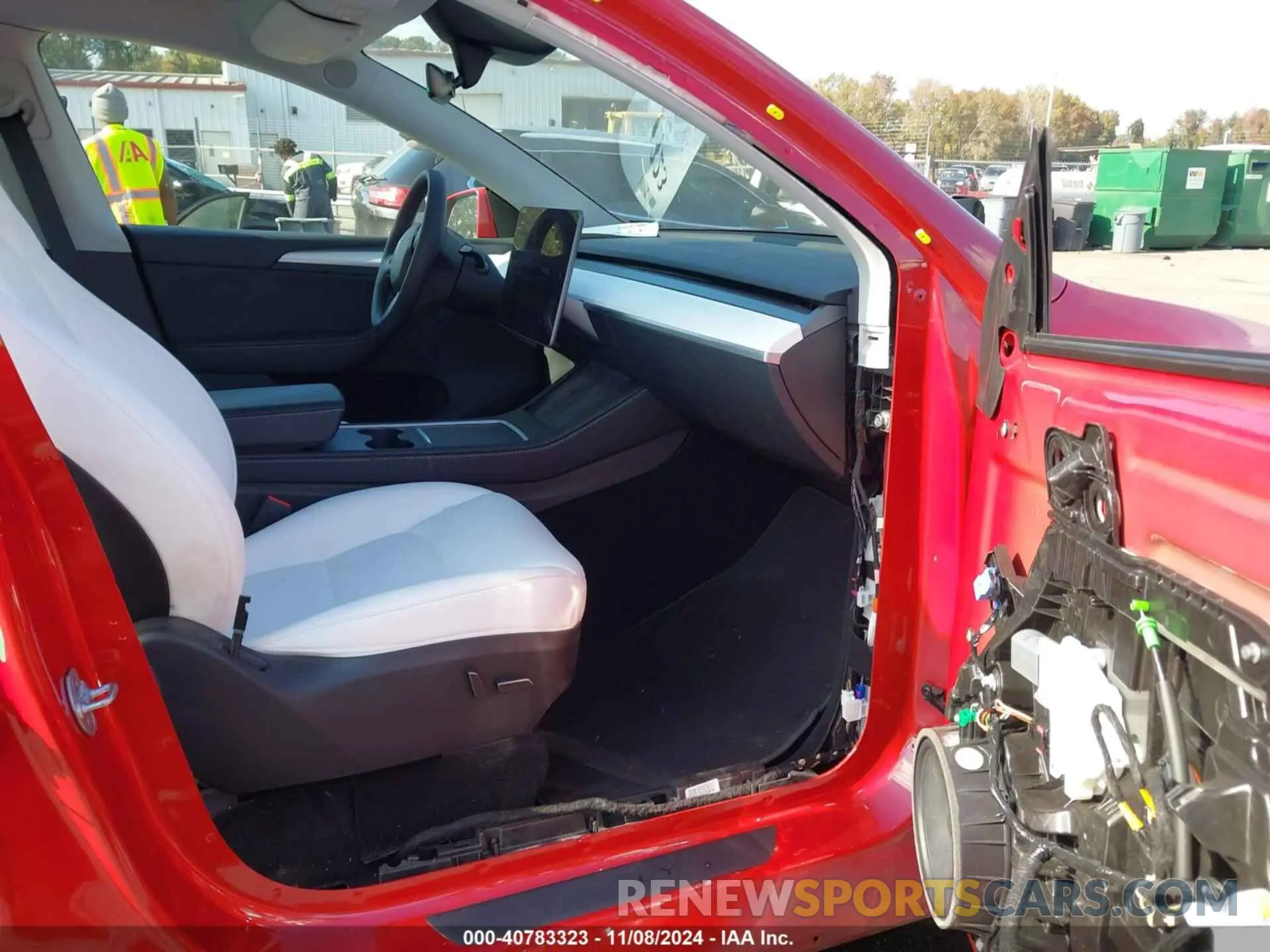 5 Photograph of a damaged car 7SAYGDEE7PA155182 TESLA MODEL Y 2023