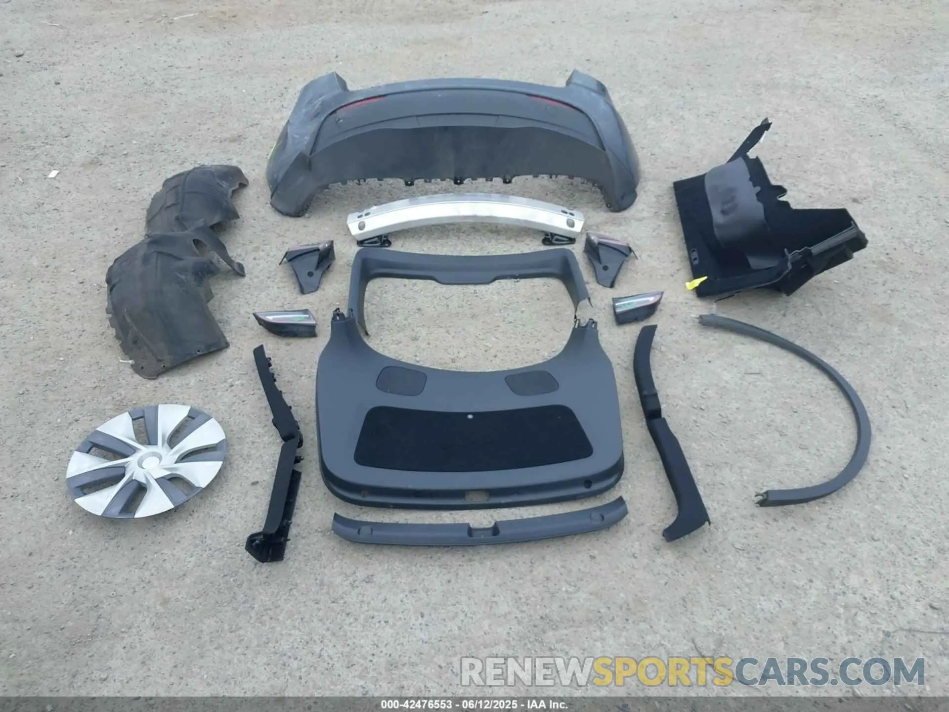 12 Photograph of a damaged car 7SAYGDEE7PA159345 TESLA MODEL Y 2023