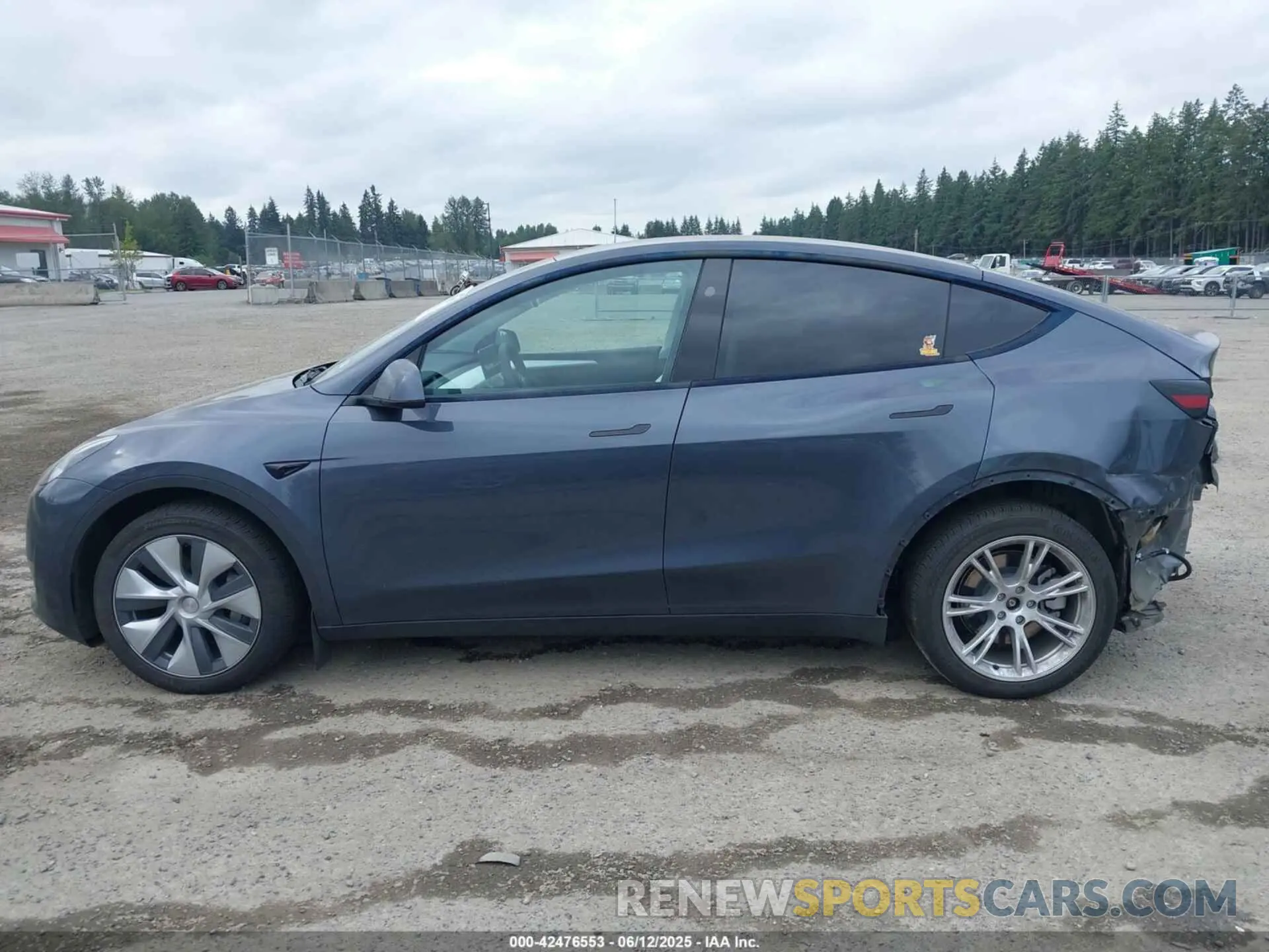 15 Photograph of a damaged car 7SAYGDEE7PA159345 TESLA MODEL Y 2023