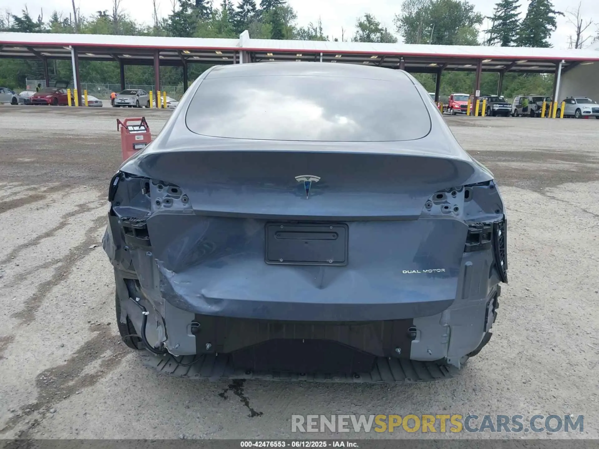 17 Photograph of a damaged car 7SAYGDEE7PA159345 TESLA MODEL Y 2023