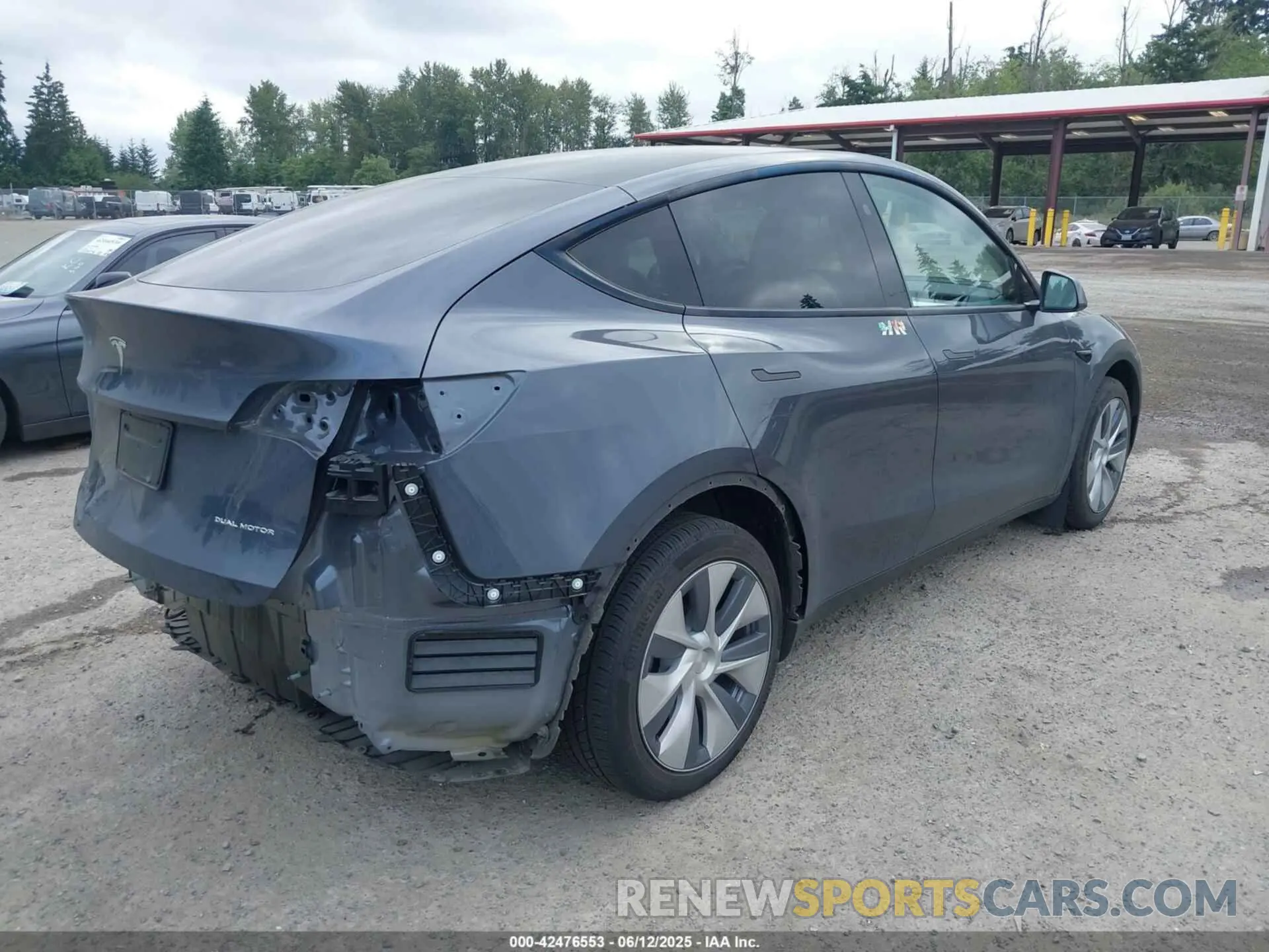 4 Photograph of a damaged car 7SAYGDEE7PA159345 TESLA MODEL Y 2023
