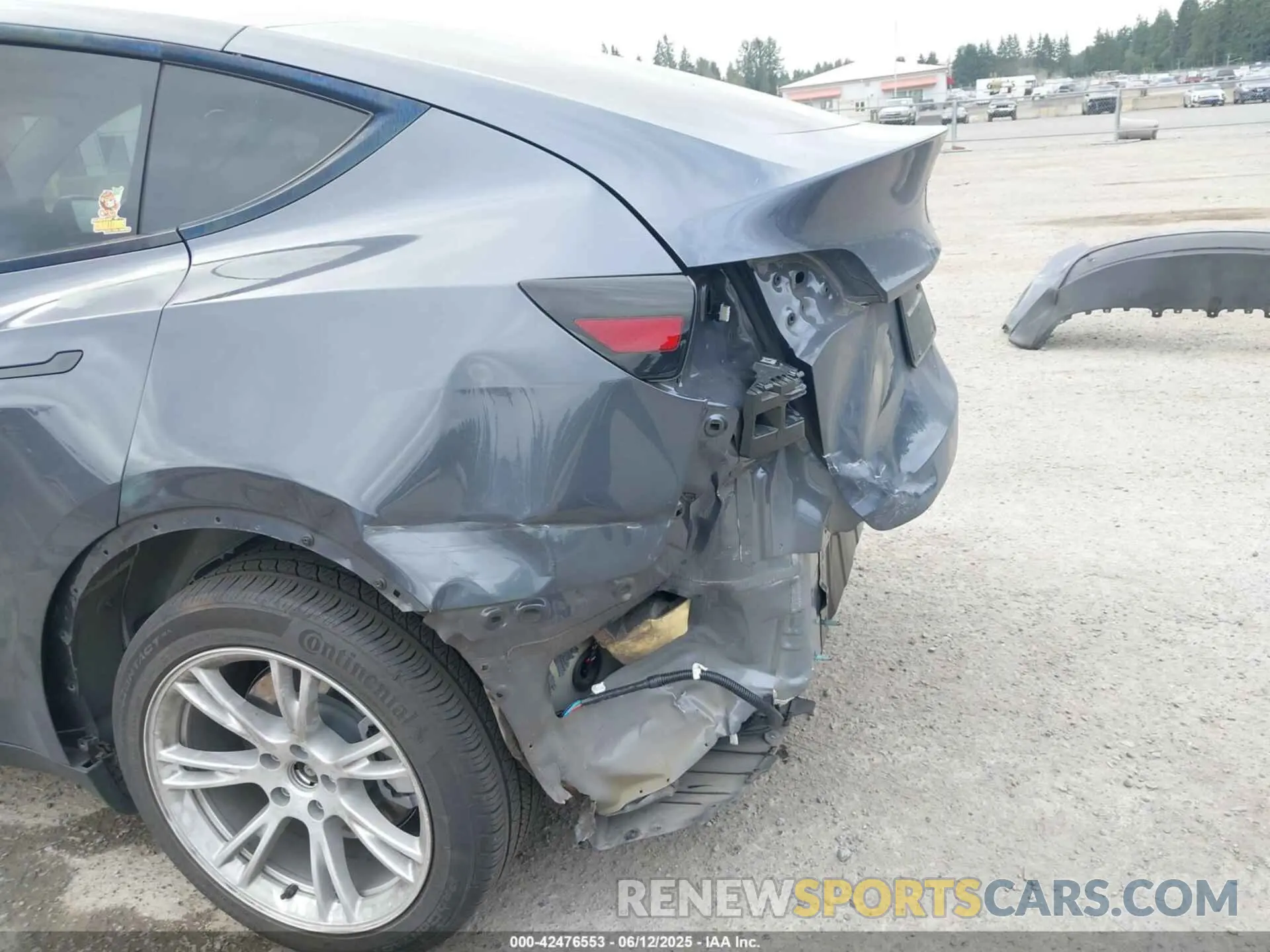 6 Photograph of a damaged car 7SAYGDEE7PA159345 TESLA MODEL Y 2023