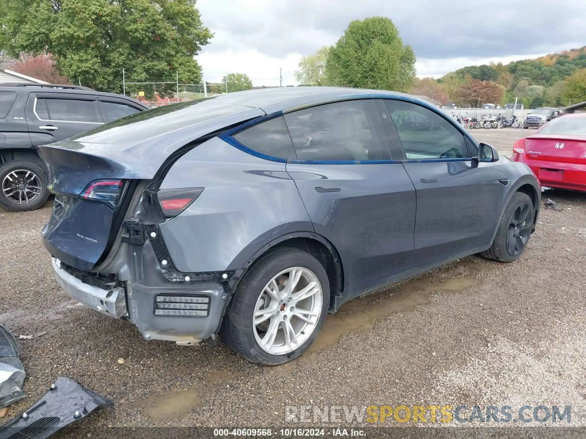 4 Photograph of a damaged car 7SAYGDEE7PA172421 TESLA MODEL Y 2023