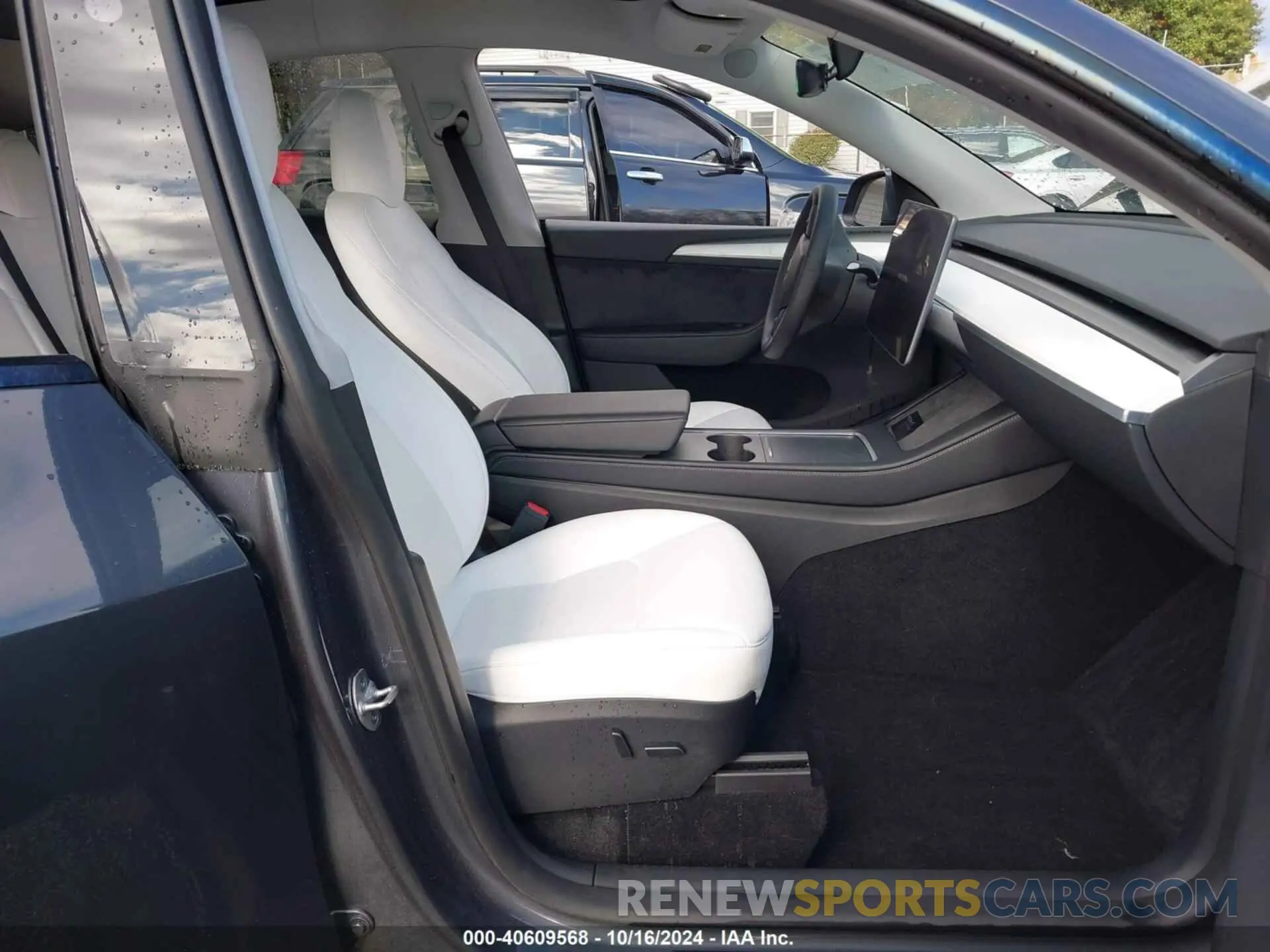 5 Photograph of a damaged car 7SAYGDEE7PA172421 TESLA MODEL Y 2023