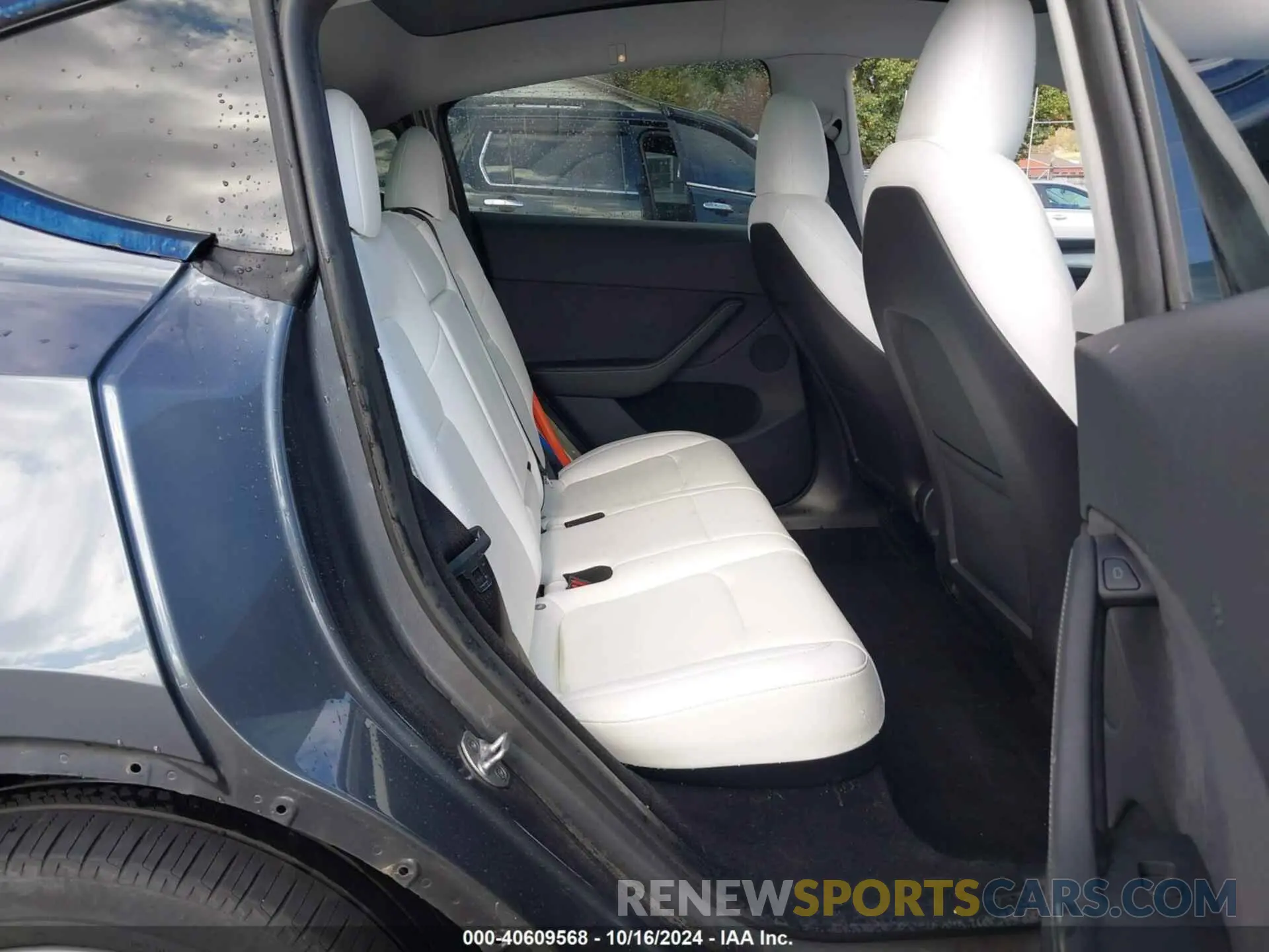 8 Photograph of a damaged car 7SAYGDEE7PA172421 TESLA MODEL Y 2023