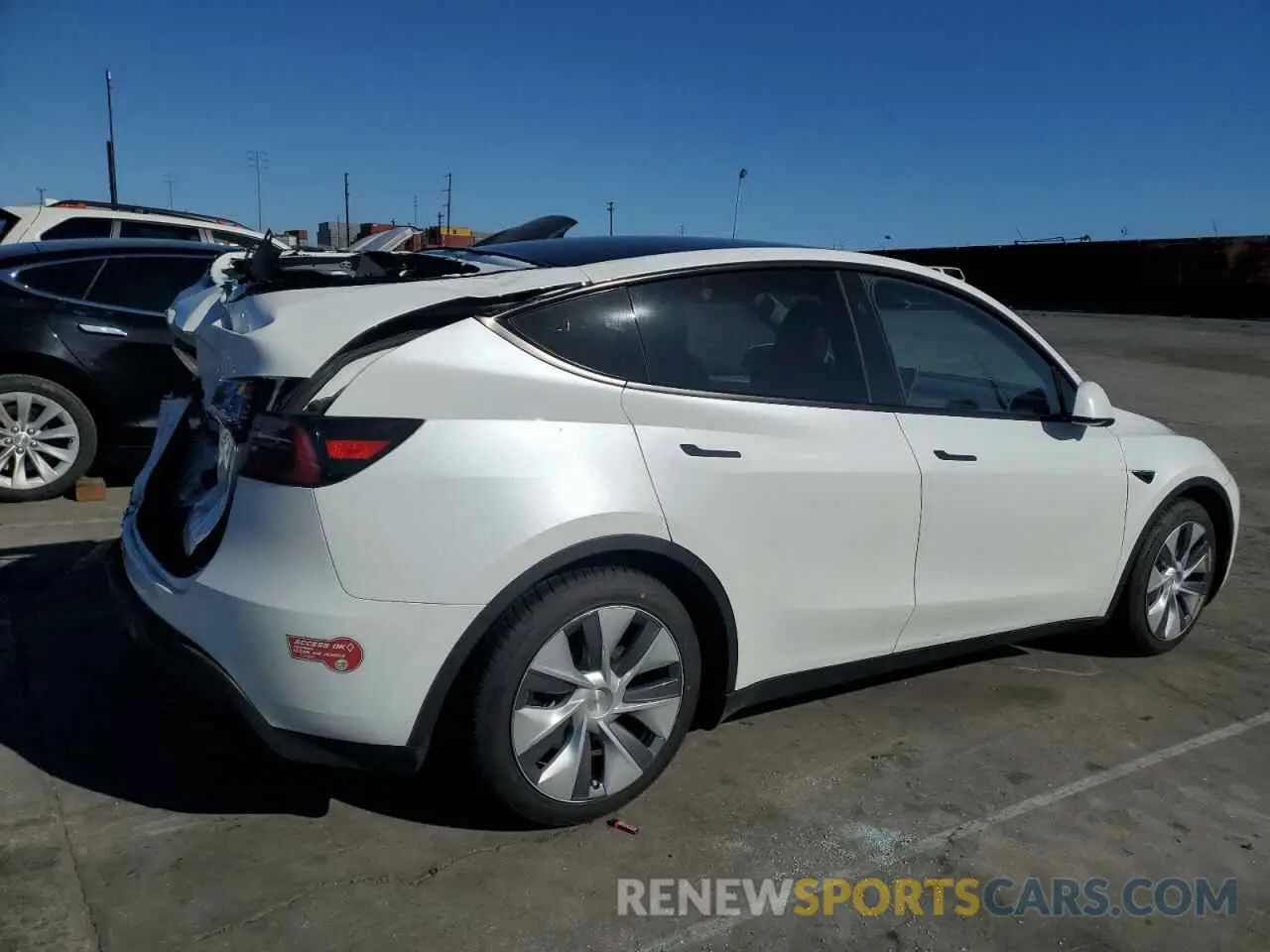 3 Фотография поврежденного автомобиля 7SAYGDEE7PA184701 TESLA MODEL Y 2023