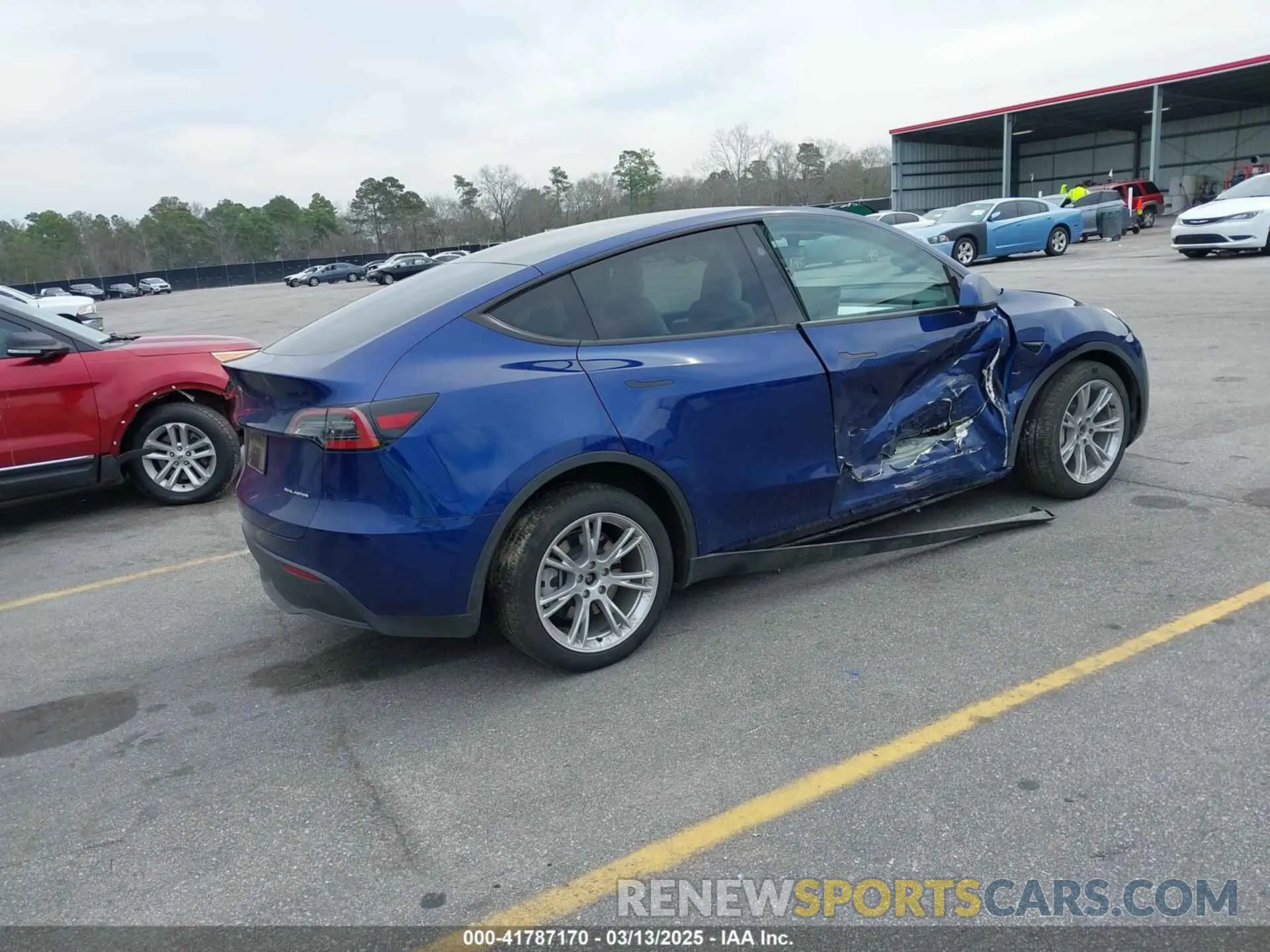 4 Photograph of a damaged car 7SAYGDEE7PA194998 TESLA MODEL Y 2023