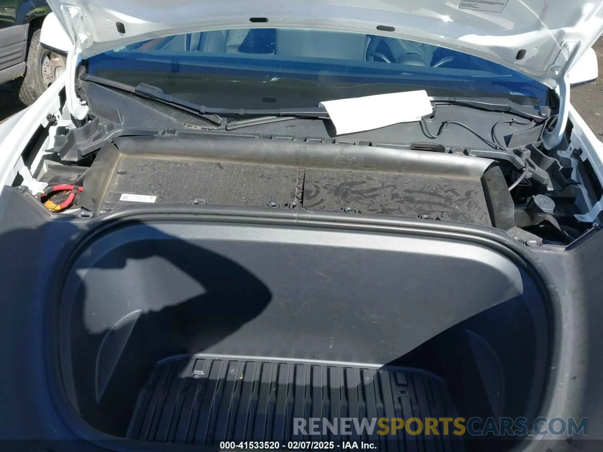 10 Photograph of a damaged car 7SAYGDEE7PF597818 TESLA MODEL Y 2023
