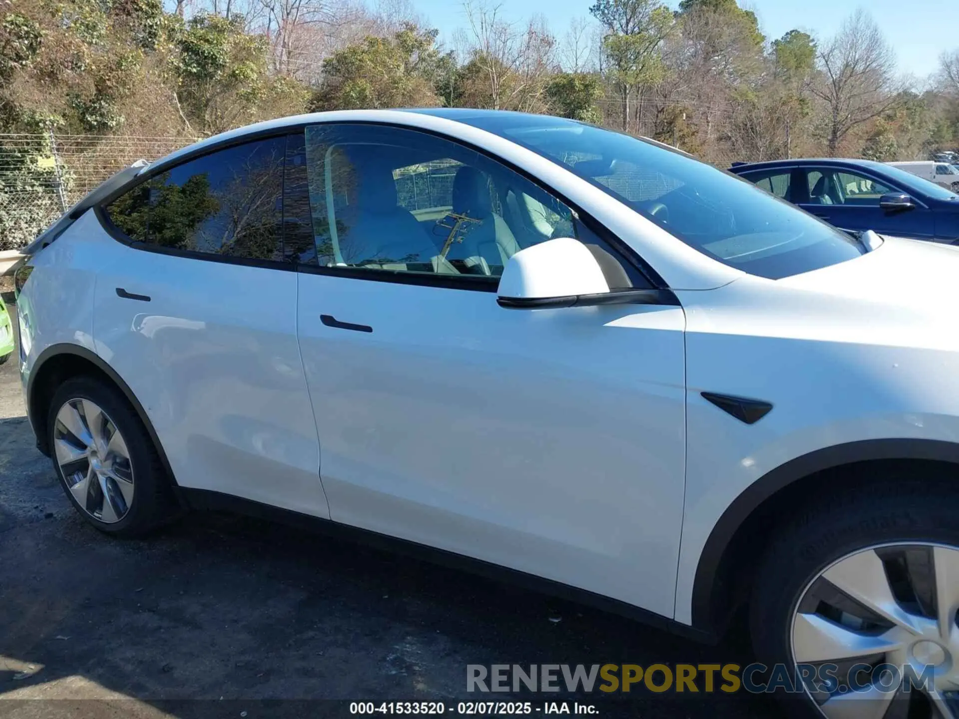 13 Photograph of a damaged car 7SAYGDEE7PF597818 TESLA MODEL Y 2023