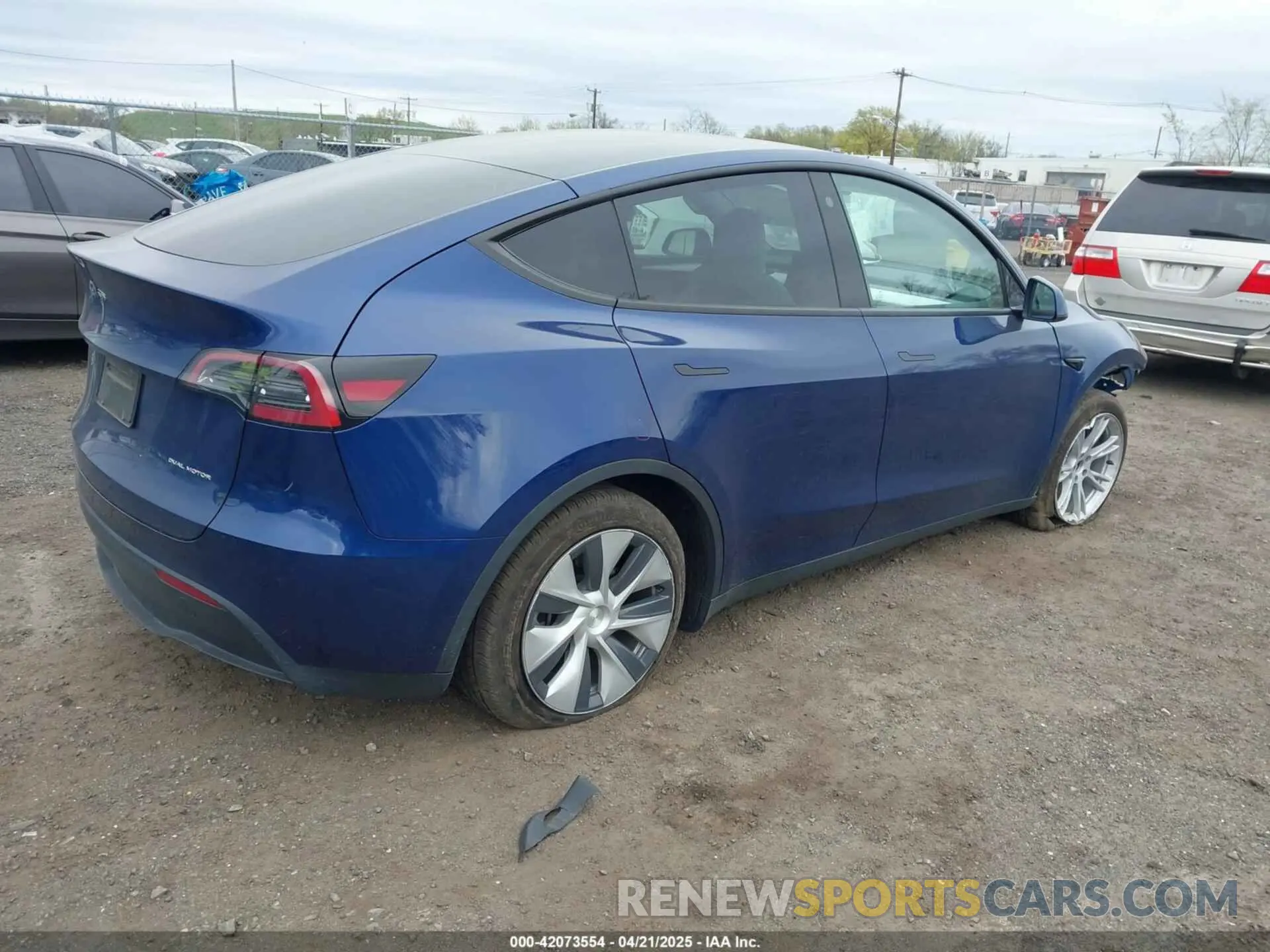 4 Фотография поврежденного автомобиля 7SAYGDEE7PF616500 TESLA MODEL Y 2023
