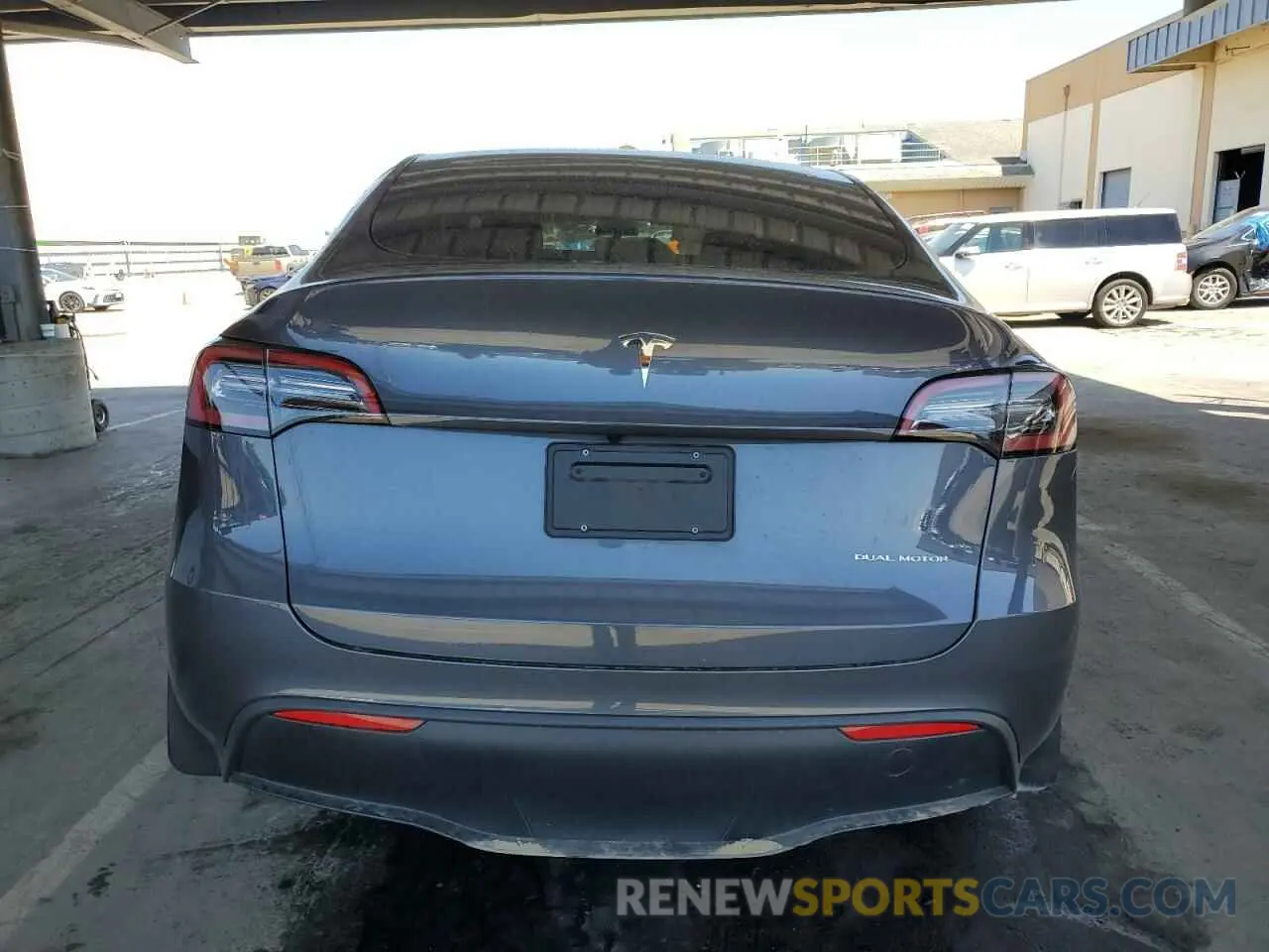 6 Photograph of a damaged car 7SAYGDEE7PF620272 TESLA MODEL Y 2023