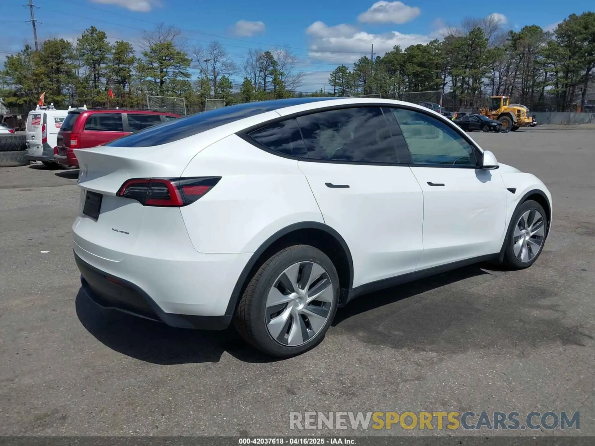 4 Фотография поврежденного автомобиля 7SAYGDEE7PF661324 TESLA MODEL Y 2023