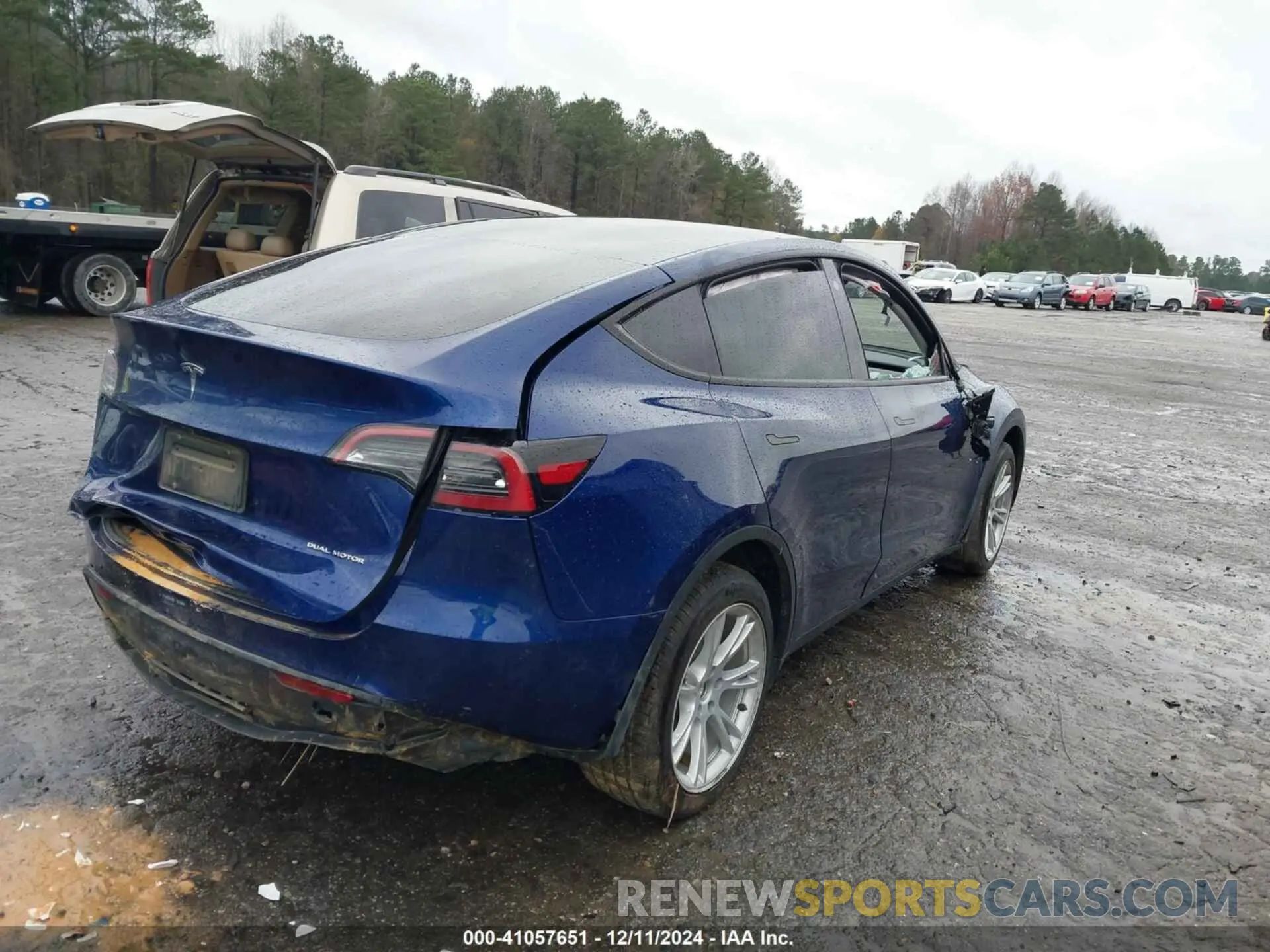 4 Фотография поврежденного автомобиля 7SAYGDEE7PF673988 TESLA MODEL Y 2023