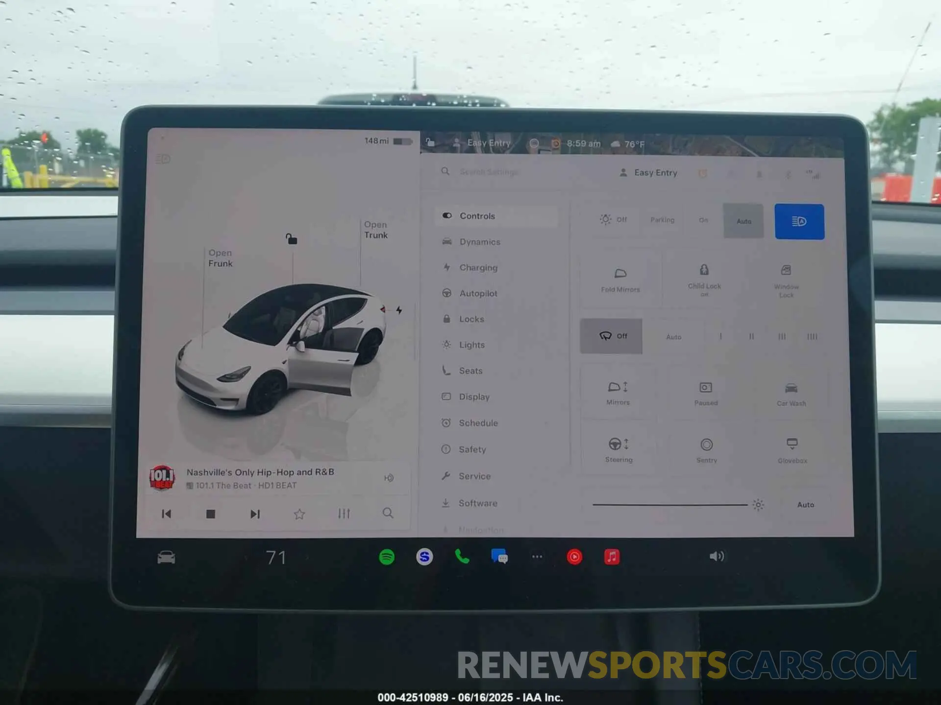 17 Photograph of a damaged car 7SAYGDEE7PF754571 TESLA MODEL Y 2023
