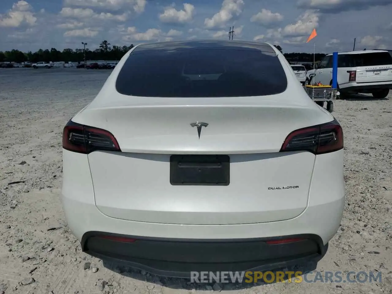 6 Photograph of a damaged car 7SAYGDEE7PF792561 TESLA MODEL Y 2023